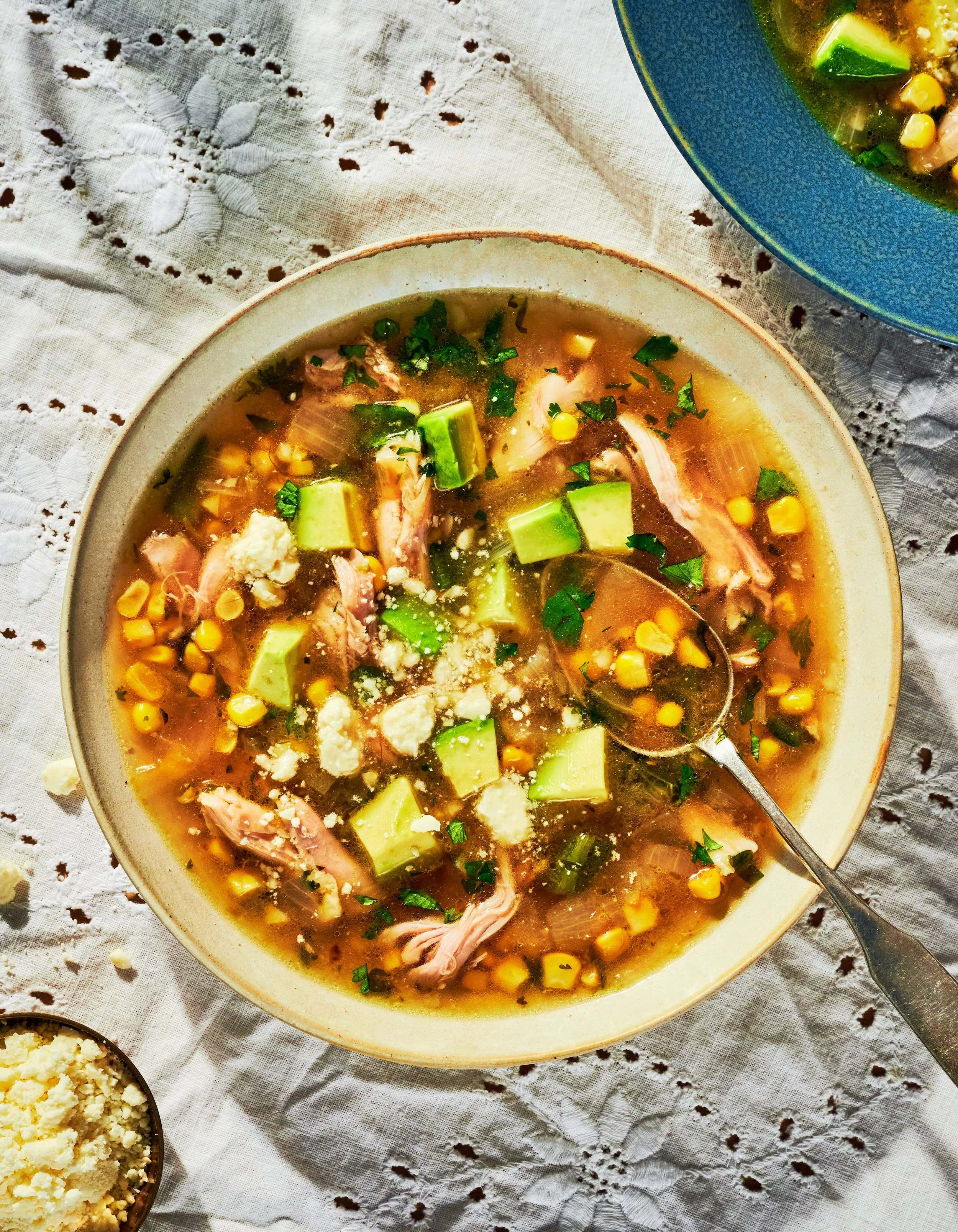 04_Sopa de Aguacate Con Pollo y Elote_02 1.jpg
