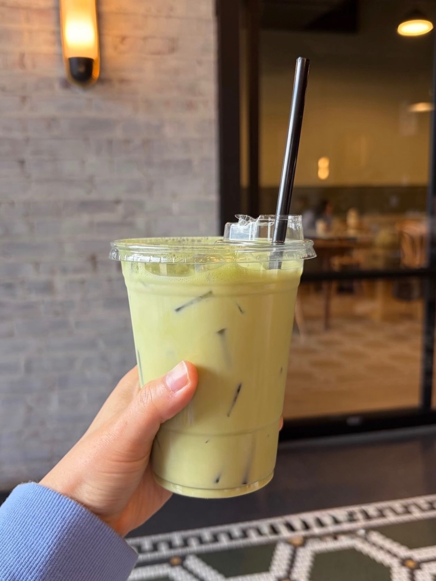 The perfect way to start your weekend - matcha to go 💚

📸 @dineswithgrace