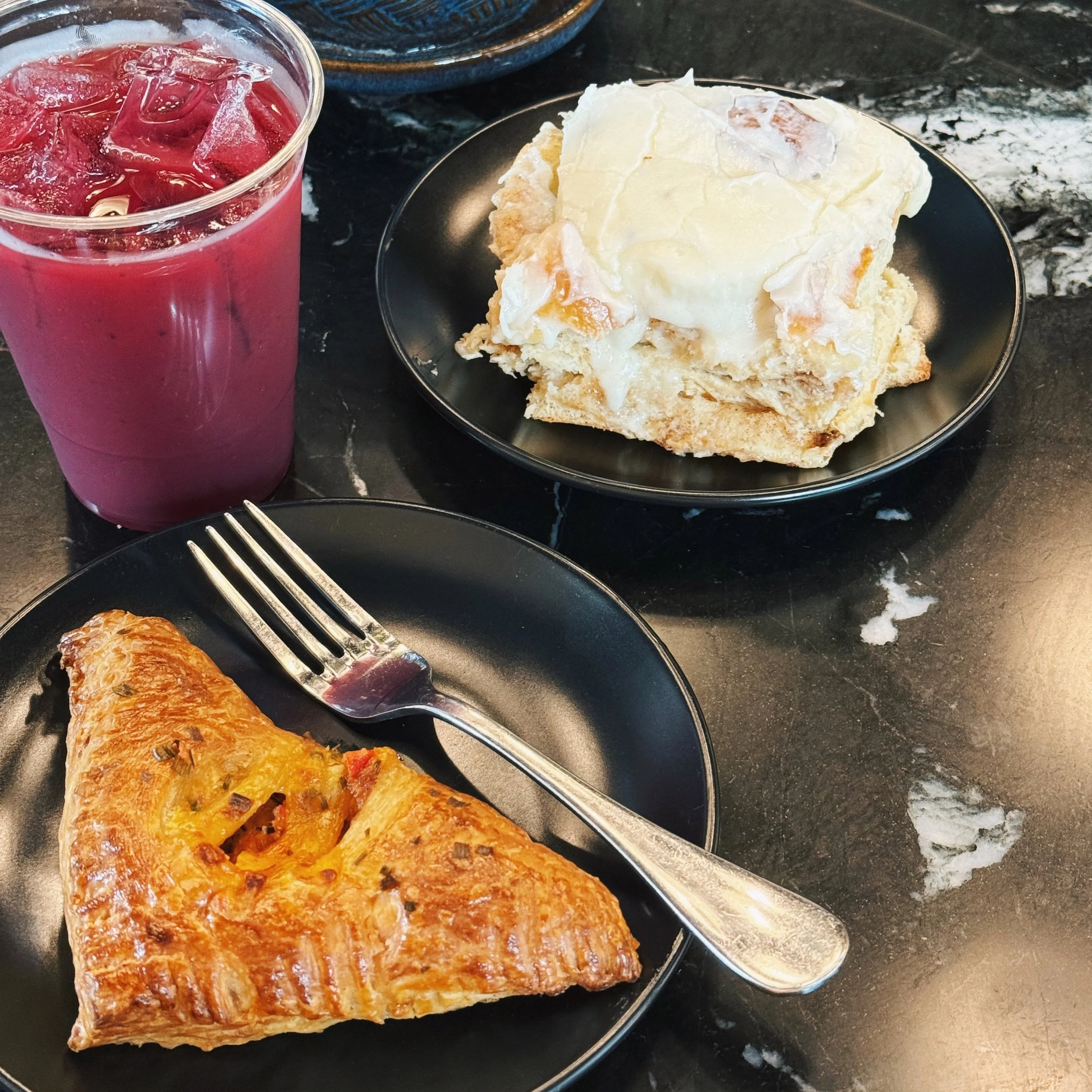 Something savory: pimento cheese and ham handpie
Something sweet: cinnamon roll and blackberry lemonade 🍋💜