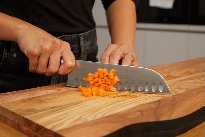 A few new classes have been added to our website, including Knife Skills, Cooking Seafood 101, and Pizza Making with @slice.versa ! Head over to snag your spots today before they fill up!