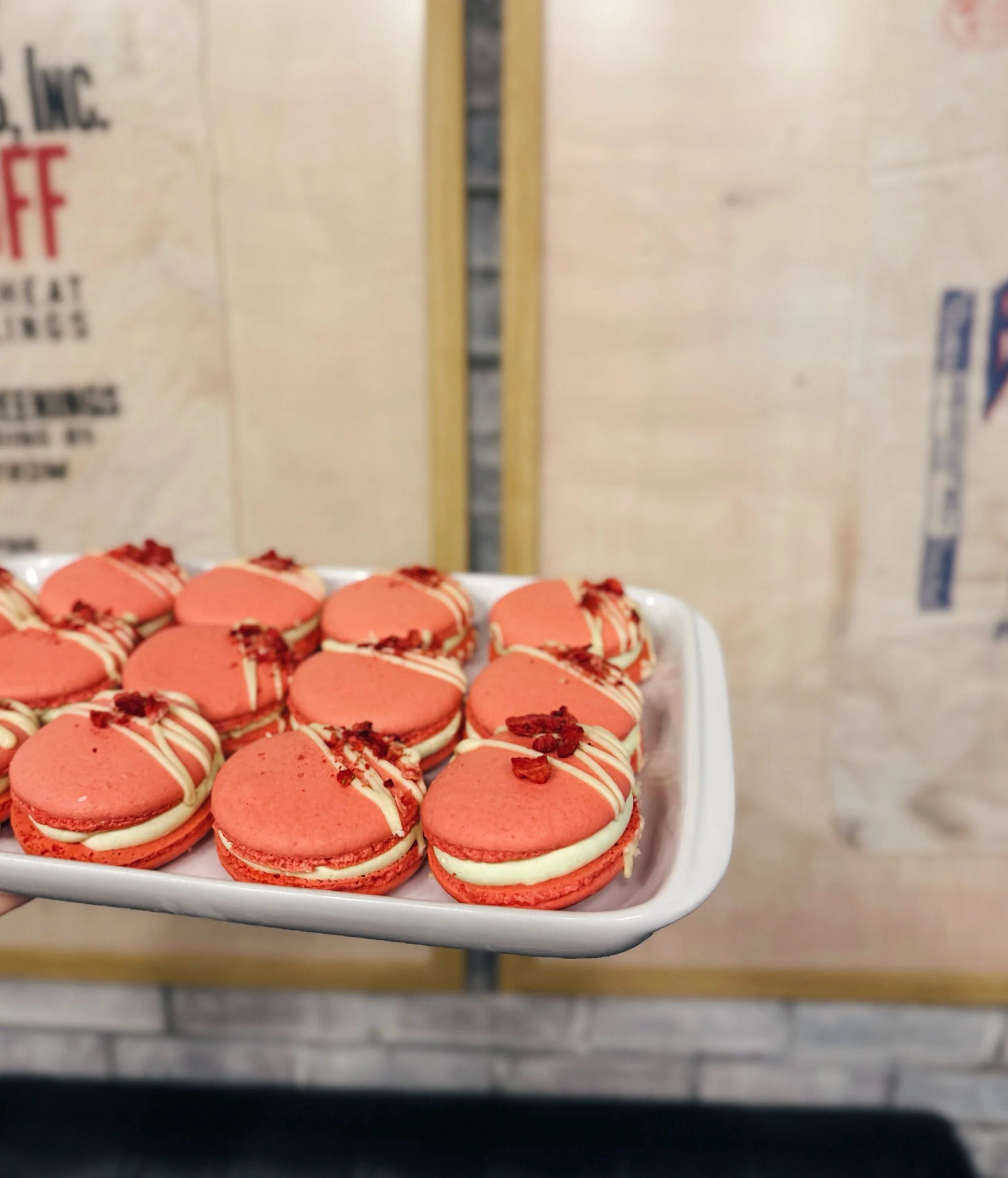 Strawberry Rhubarb Macarons 🍓
The sun is back out so swing by for some summer flavor this week!