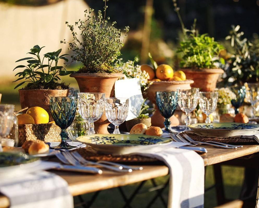 Floristry 101: Table in Spring Bloom