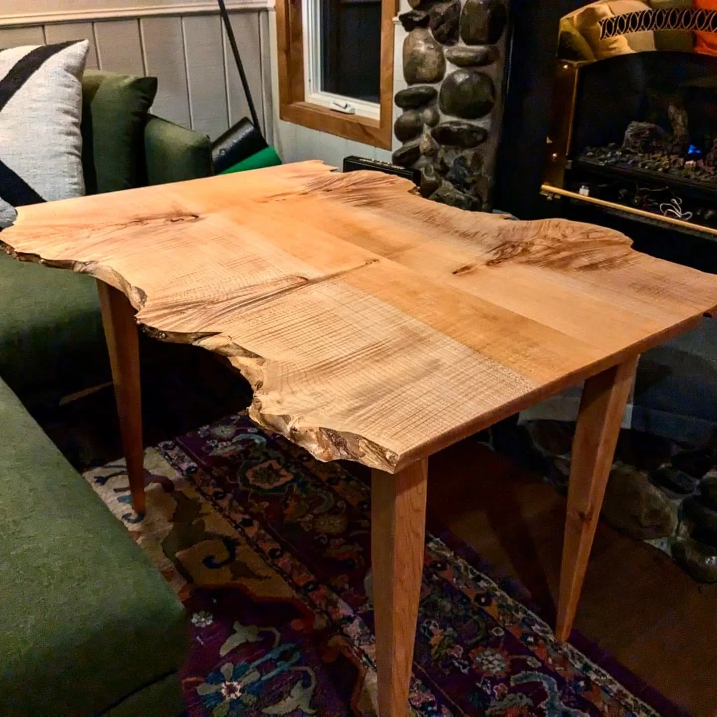 My favorite piece yet! Was so happy to have the opportunity to create this beauty for my great friend @lmkennedy. She gave me a unique challenge creating a table for a small space that can easily be stored away when not being used. I employed some fo