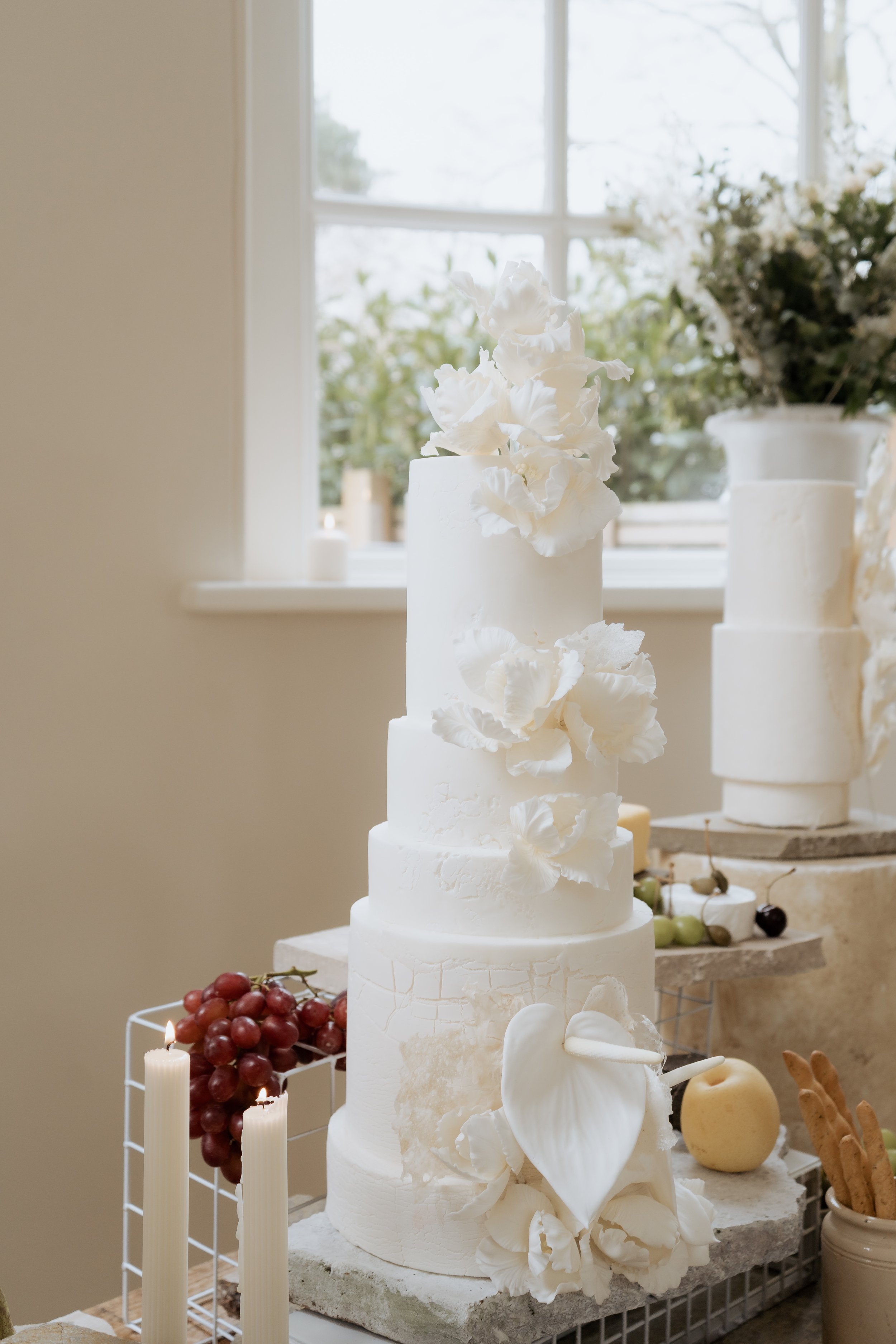Editorial Wedding Cake Inspiration at Iscoyd Park