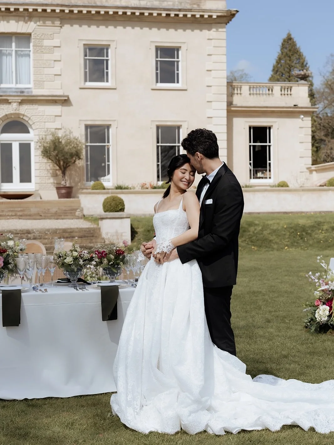 With the sunshine finally making an appearance again, I&rsquo;ve found myself thinking about all the beautiful outdoor celebrations ahead this year ✨

Long afternoons outside, drinks in the gardens, relaxed conversations, warm evenings and wedding da