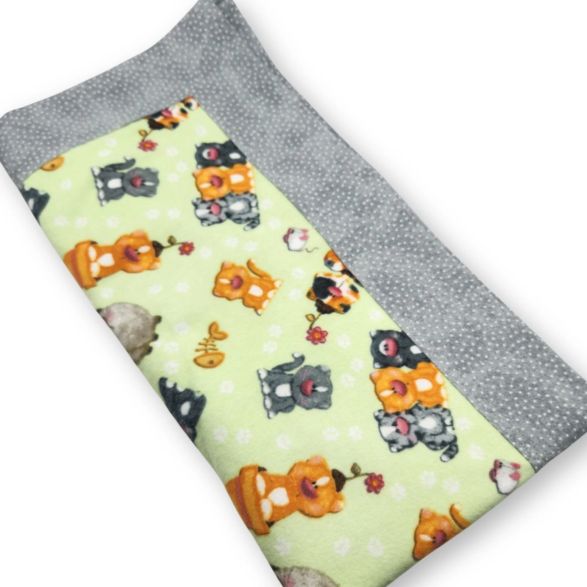 Cats_dots_long_fold.jpg