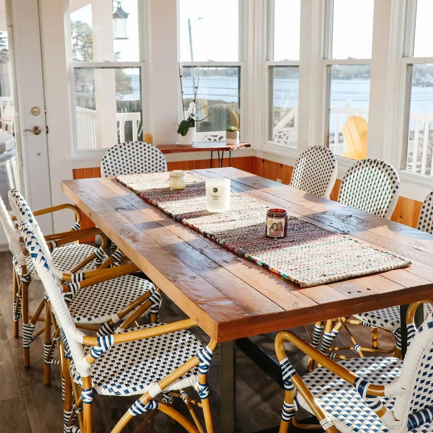 Spring sunshine. What a perfect place for a lingering breakfast. 

#theoaksseasideretreat #sunshine #spring #luxuryrental #novascotiavacationrental #novascotia #chesterbasin #ocean