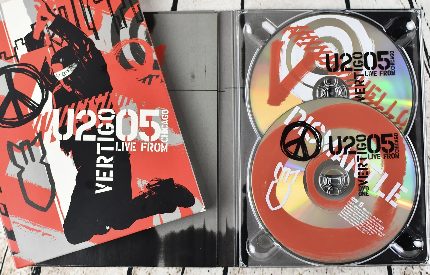 U2 – Vertigo 2005 // U2 Live From Chicago, DVD, 2005 — Spin N