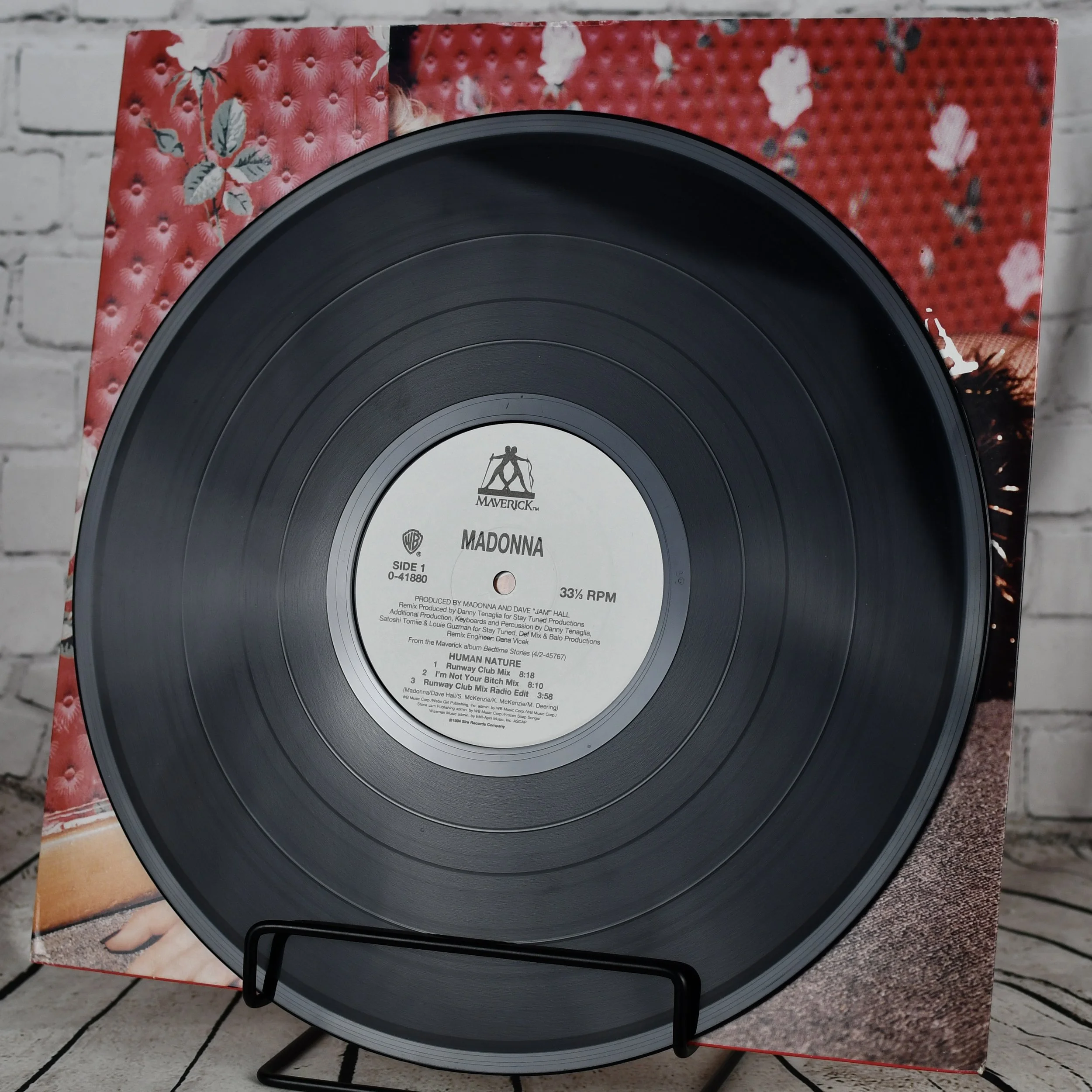 Madonna – Material Girl, 12