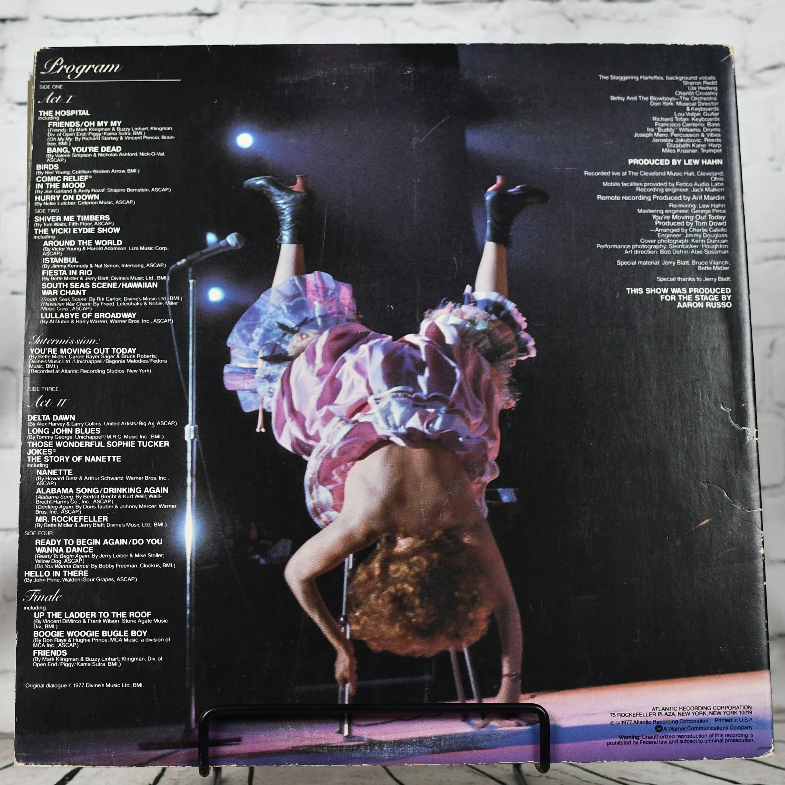 Madonna – Material Girl, 12