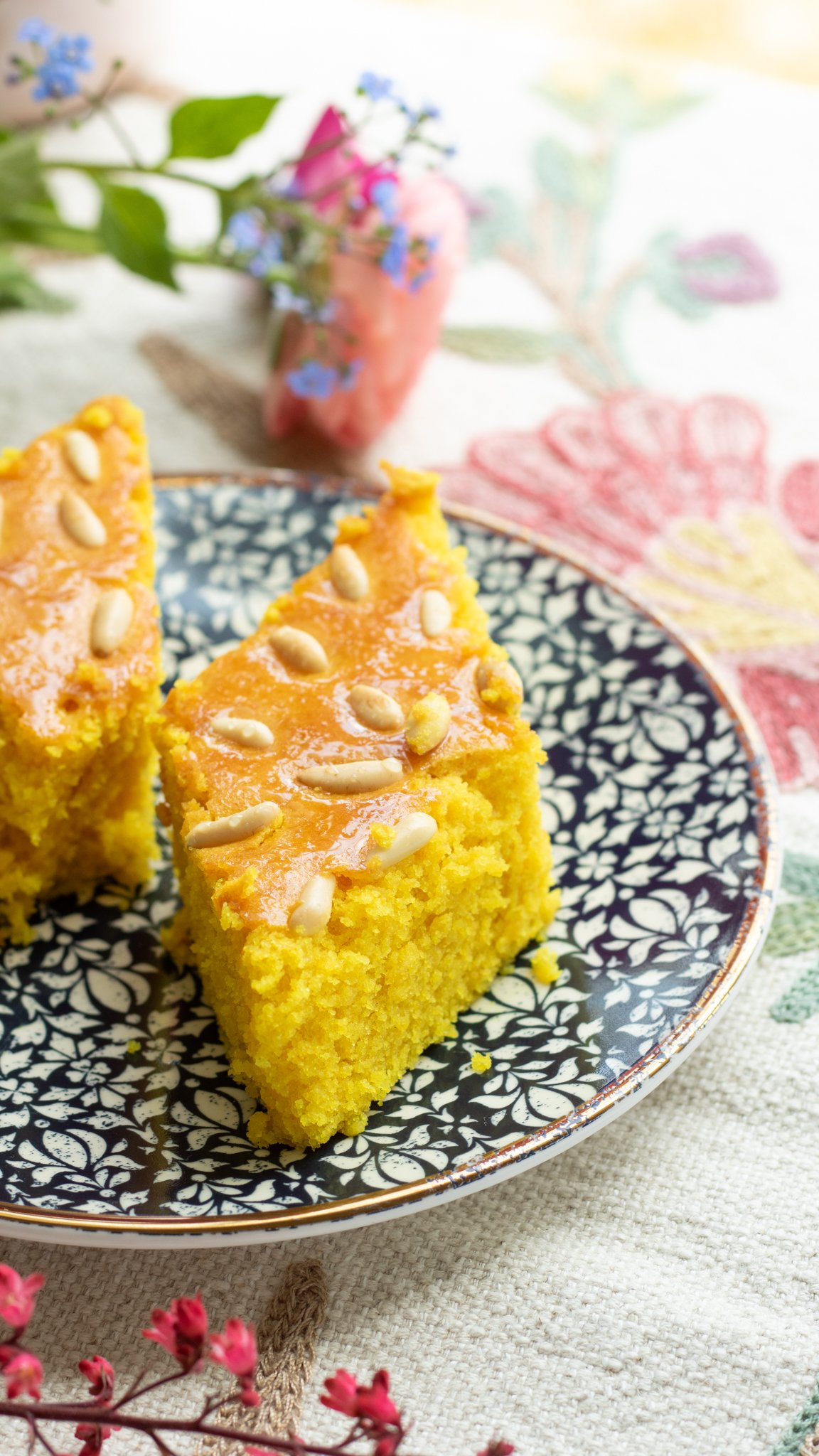 Sfouf (Lebanese Turmeric Cake)