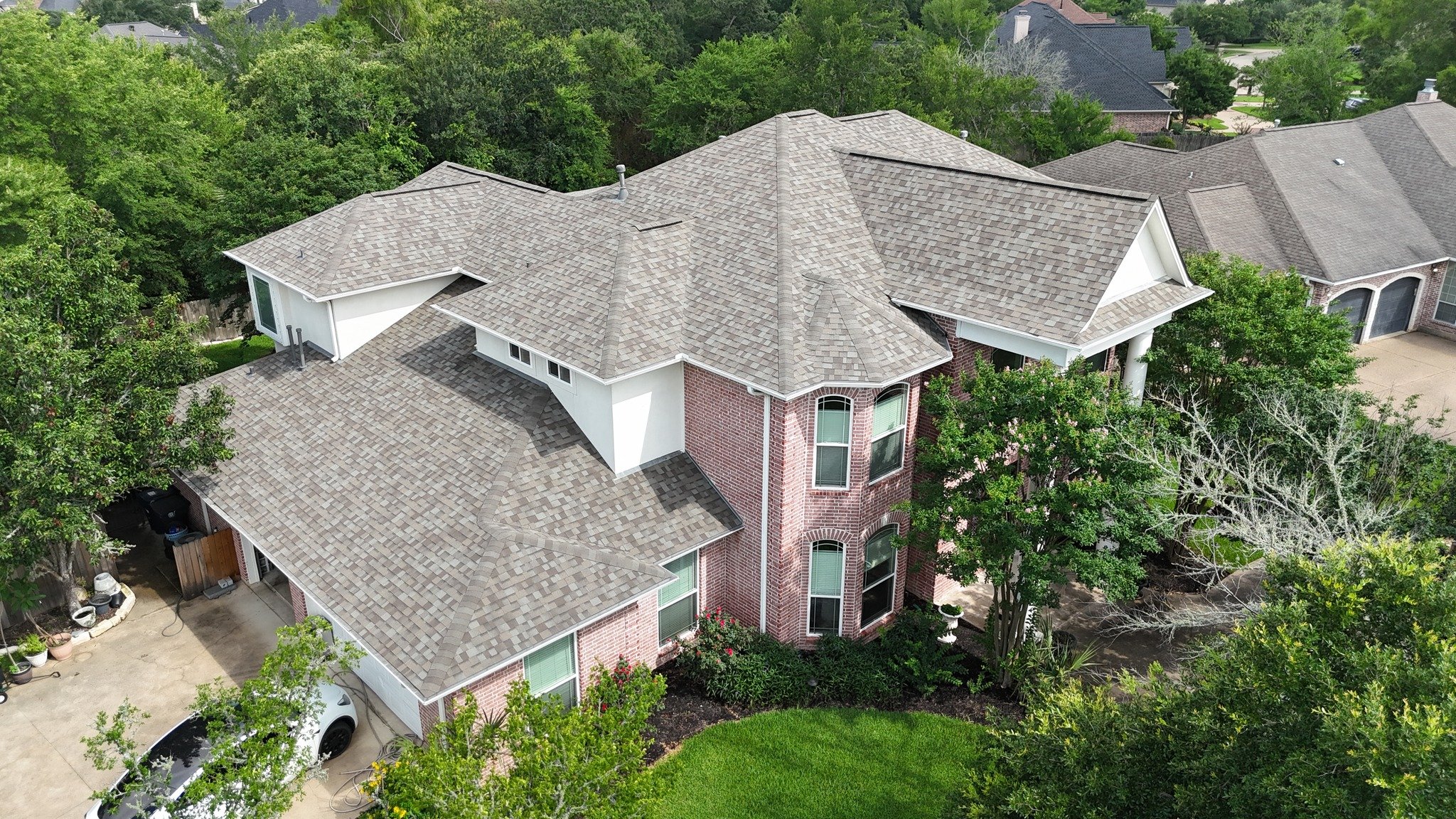 shingle residential roof done by united roofing and sheetmetal.jpg