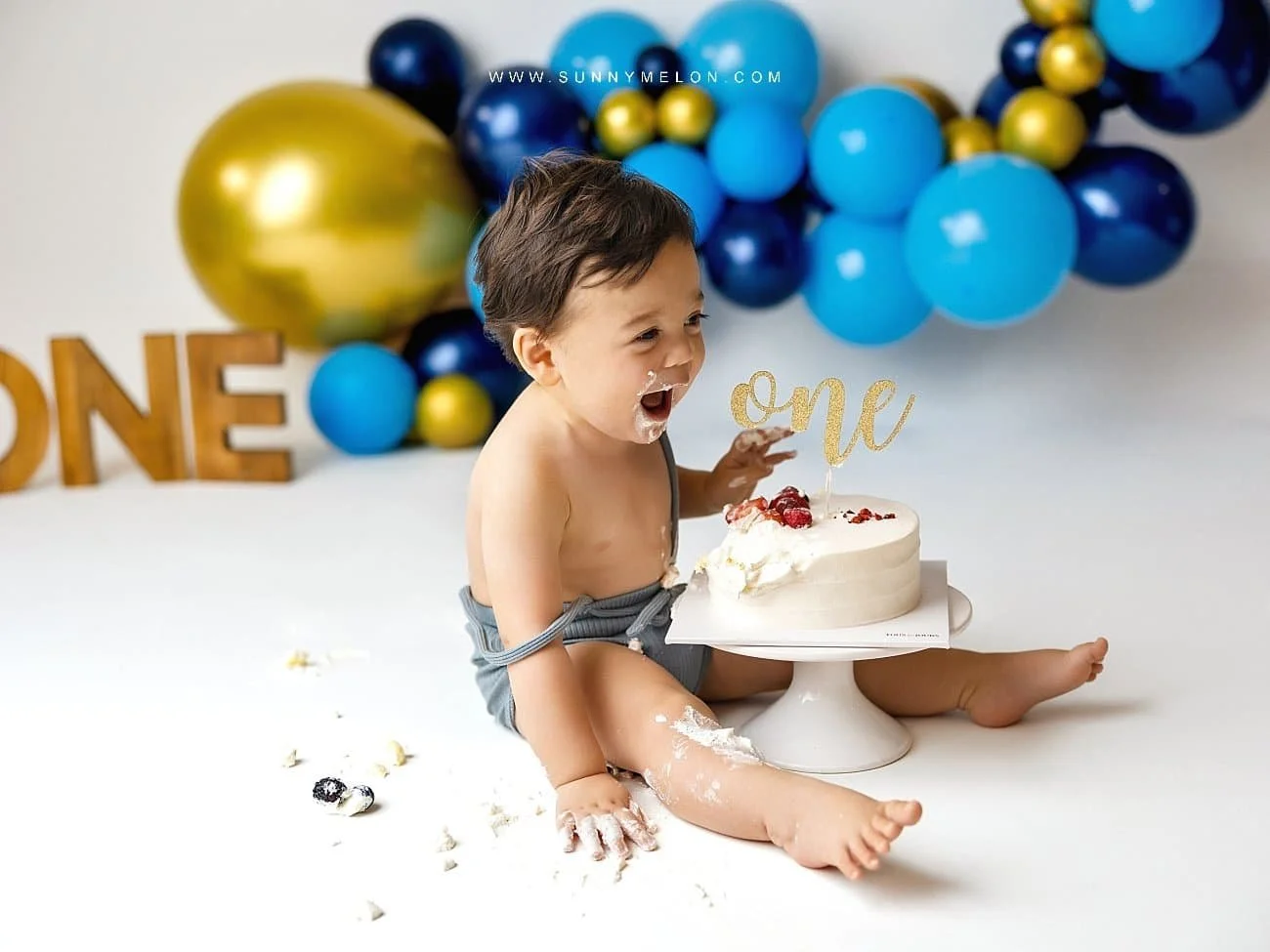 First Birthday Cake Smash Photography Session – Portland Studio