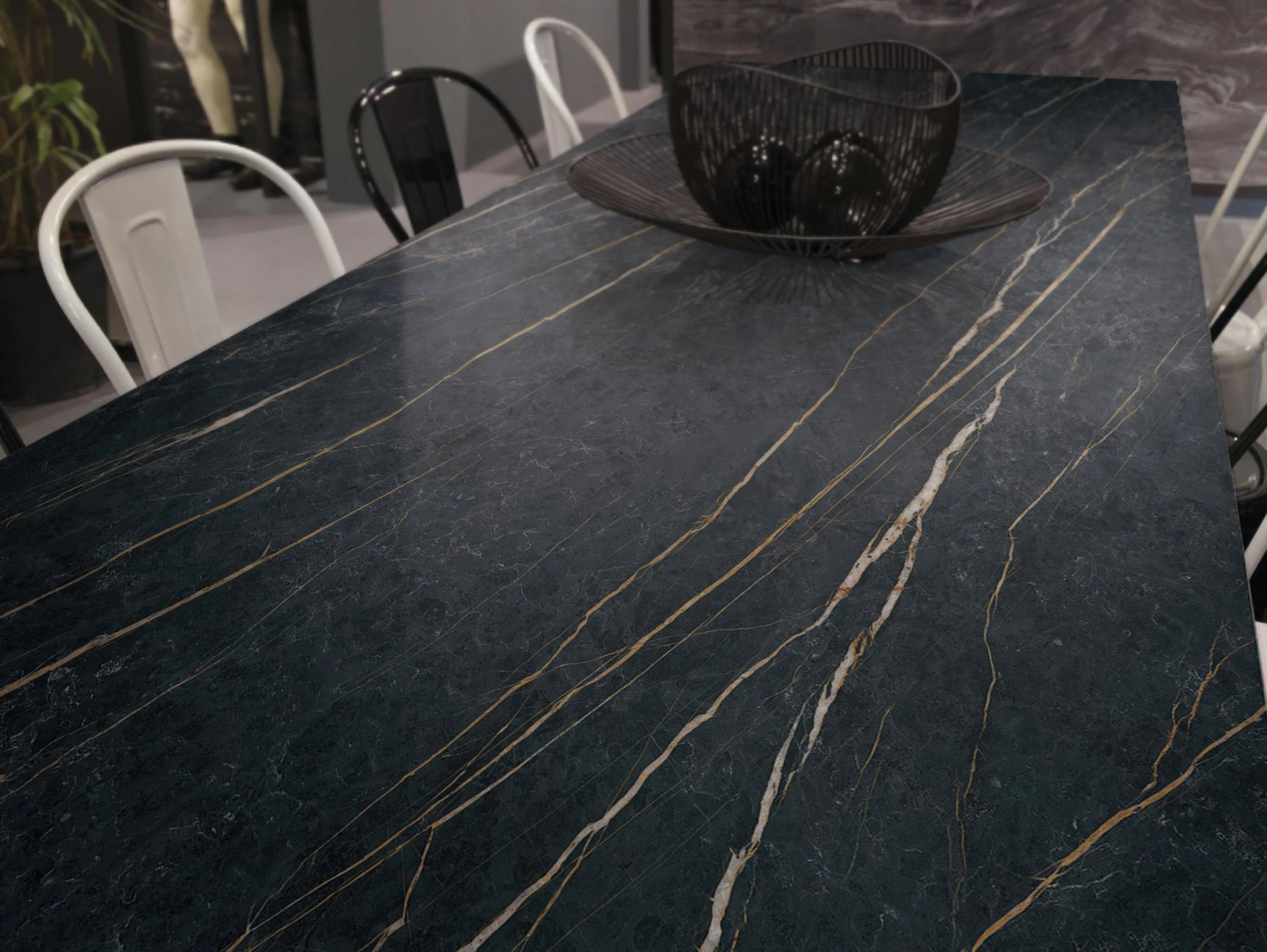 Sahara Noir 5' x 10' Porcelain Slab | CIERO