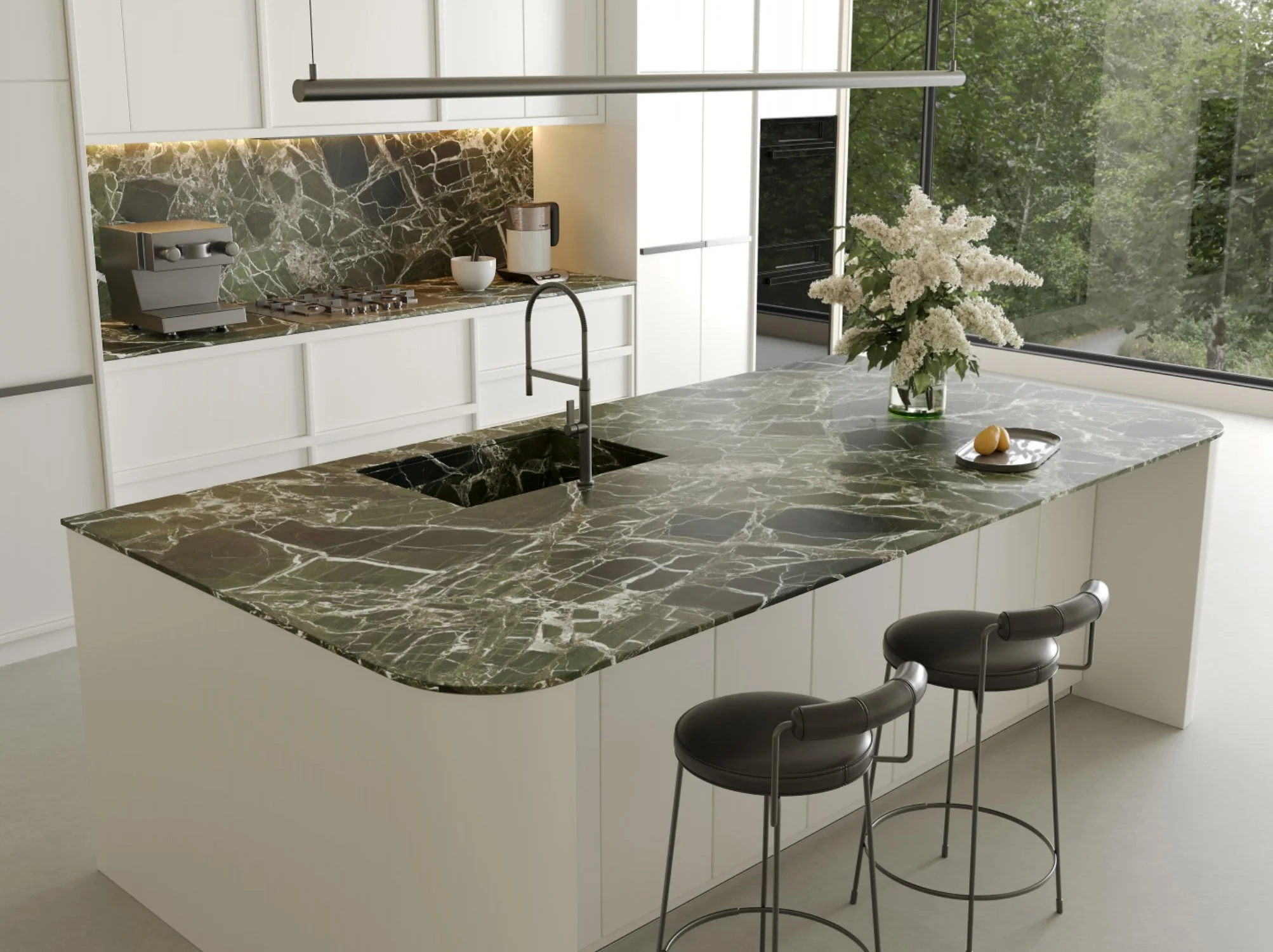 Modern Kitchen Featuring a Verde Lepanto 5x10 Porcelain Slab | CIERO