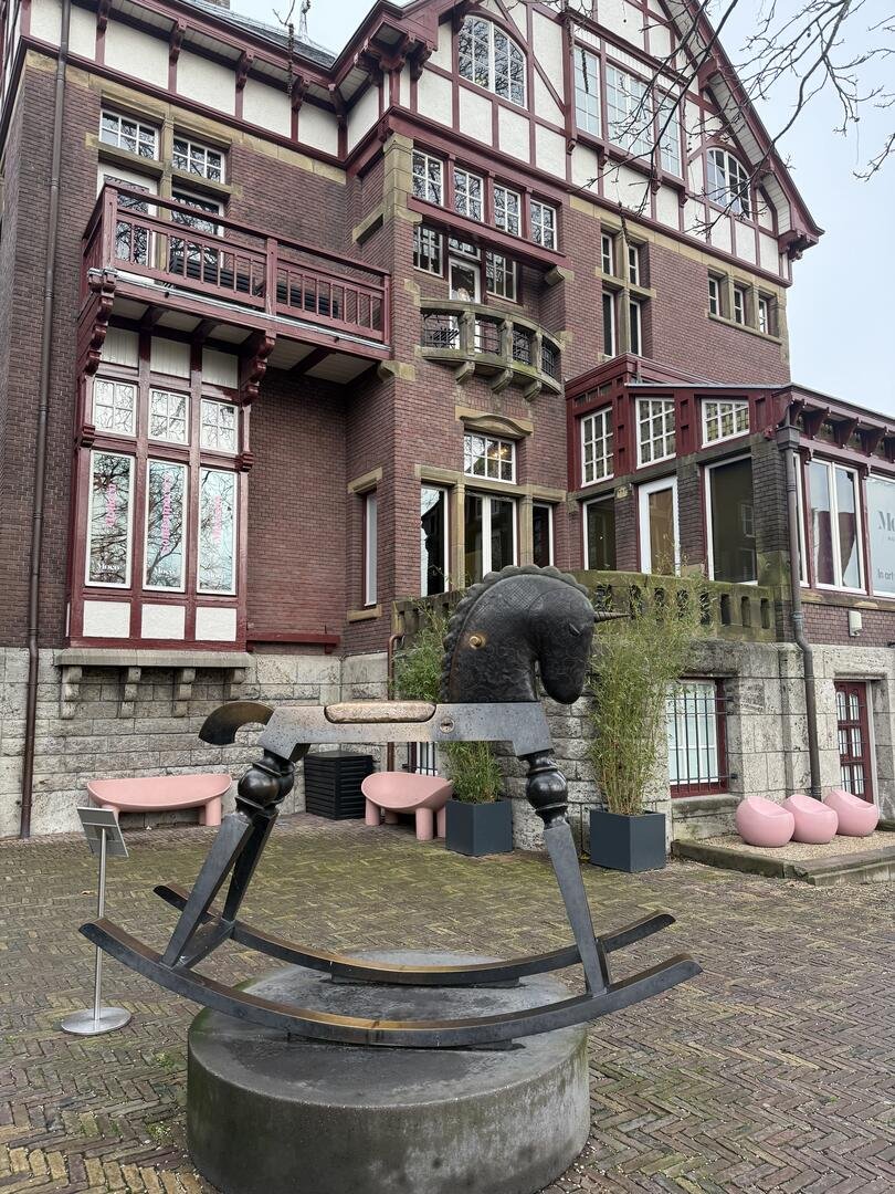 Moco Museum, Amsterdam; front area