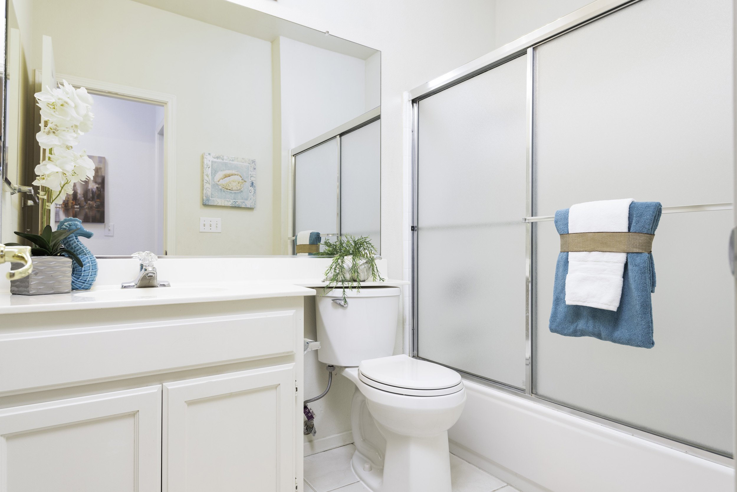 Bathroom 2.jpg
