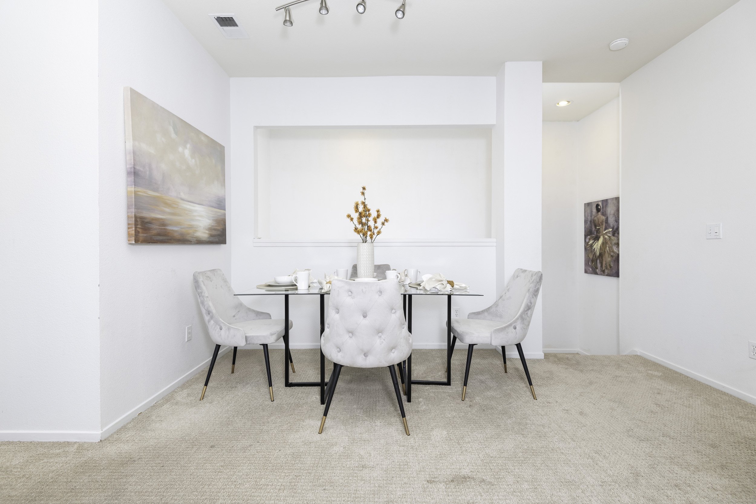 Dining room.jpg