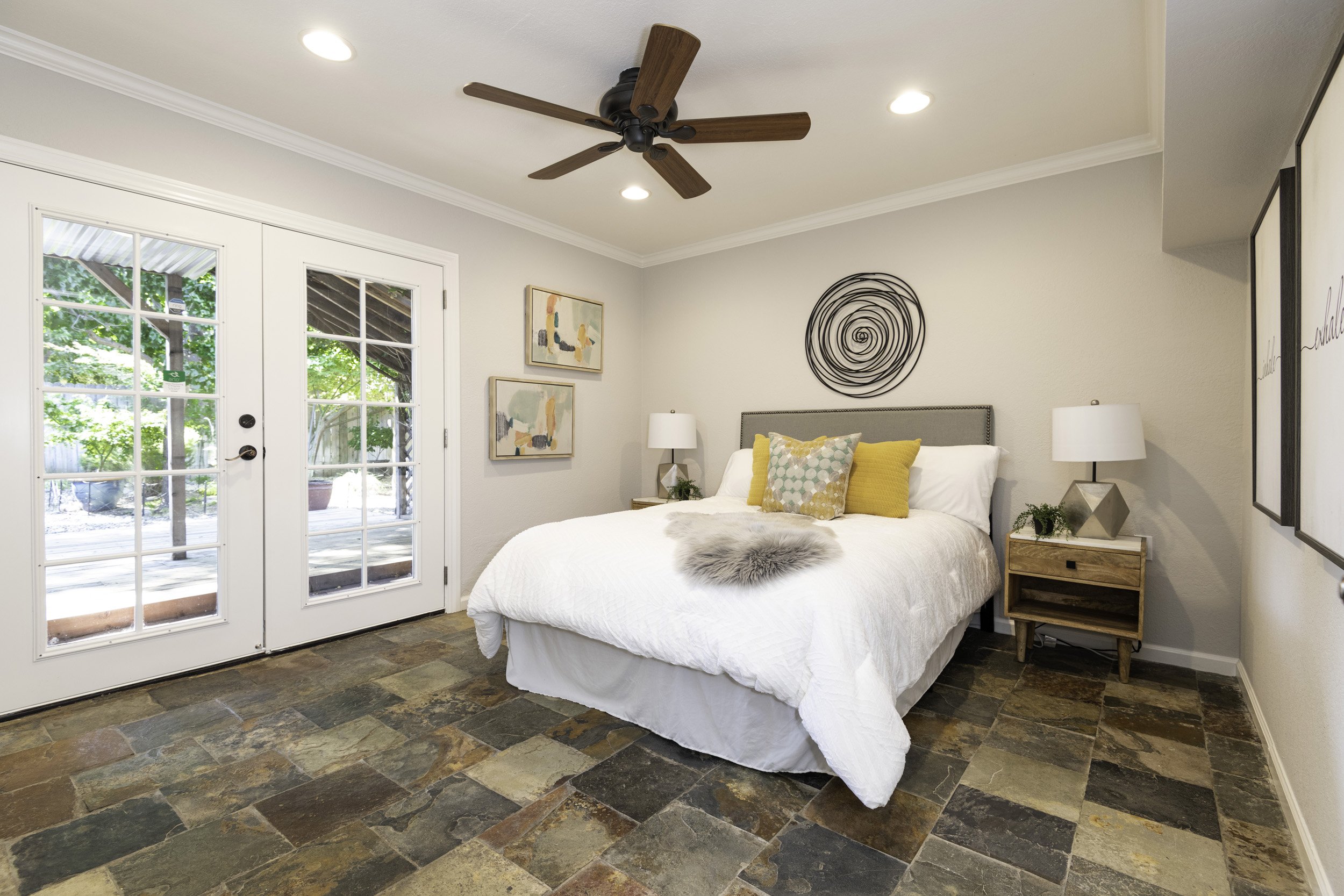 Guest room.jpg
