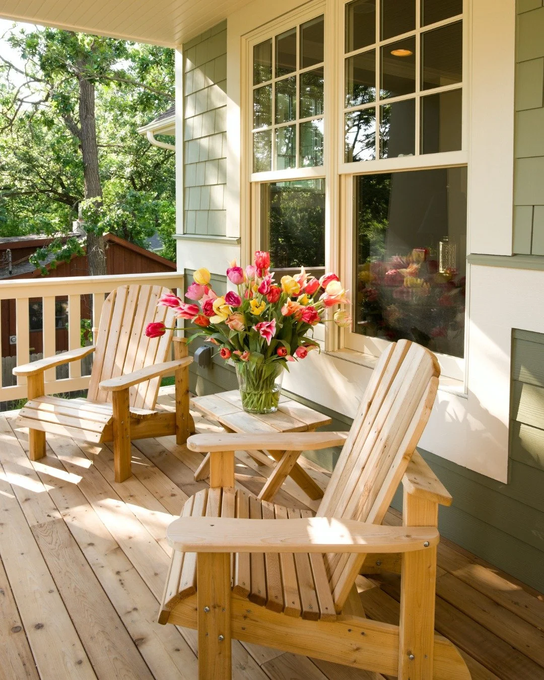 🌿 Pull up a chair, take in the view, and enjoy the simple joys of home. Who wouldn&rsquo;t love a porch like this? 🌳🌟

Subscribe to our YouTube Channel for Listing Videos, Area Information and Tip and Tools for Buying and Selling in SW Florida @Nu