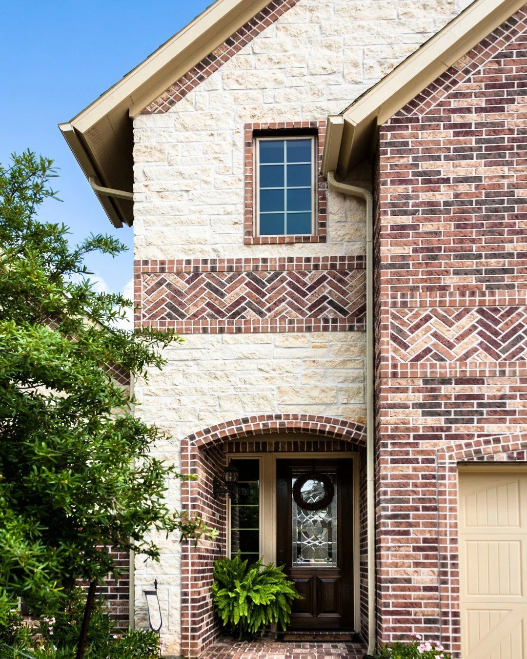 🏡 This is such a fun design! Brick by brick, this home exudes character and charm. The perfect blend of classic design and modern warmth! 🌟✨

Subscribe to our YouTube Channel for Listing Videos, Area Information and Tip and Tools for Buying and Sel