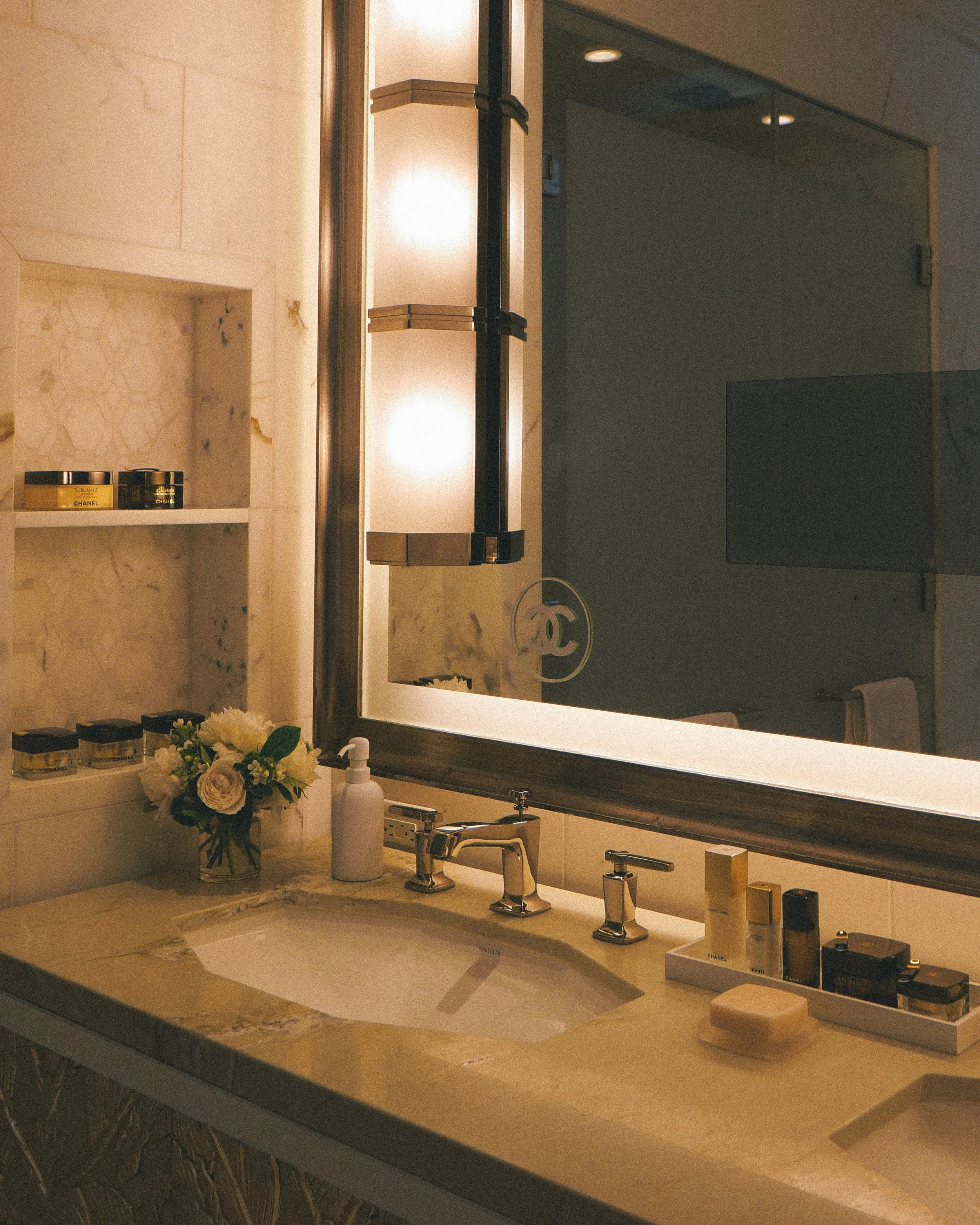 RicariStudios_OscarsBeautySuite_IGStill_04.jpg