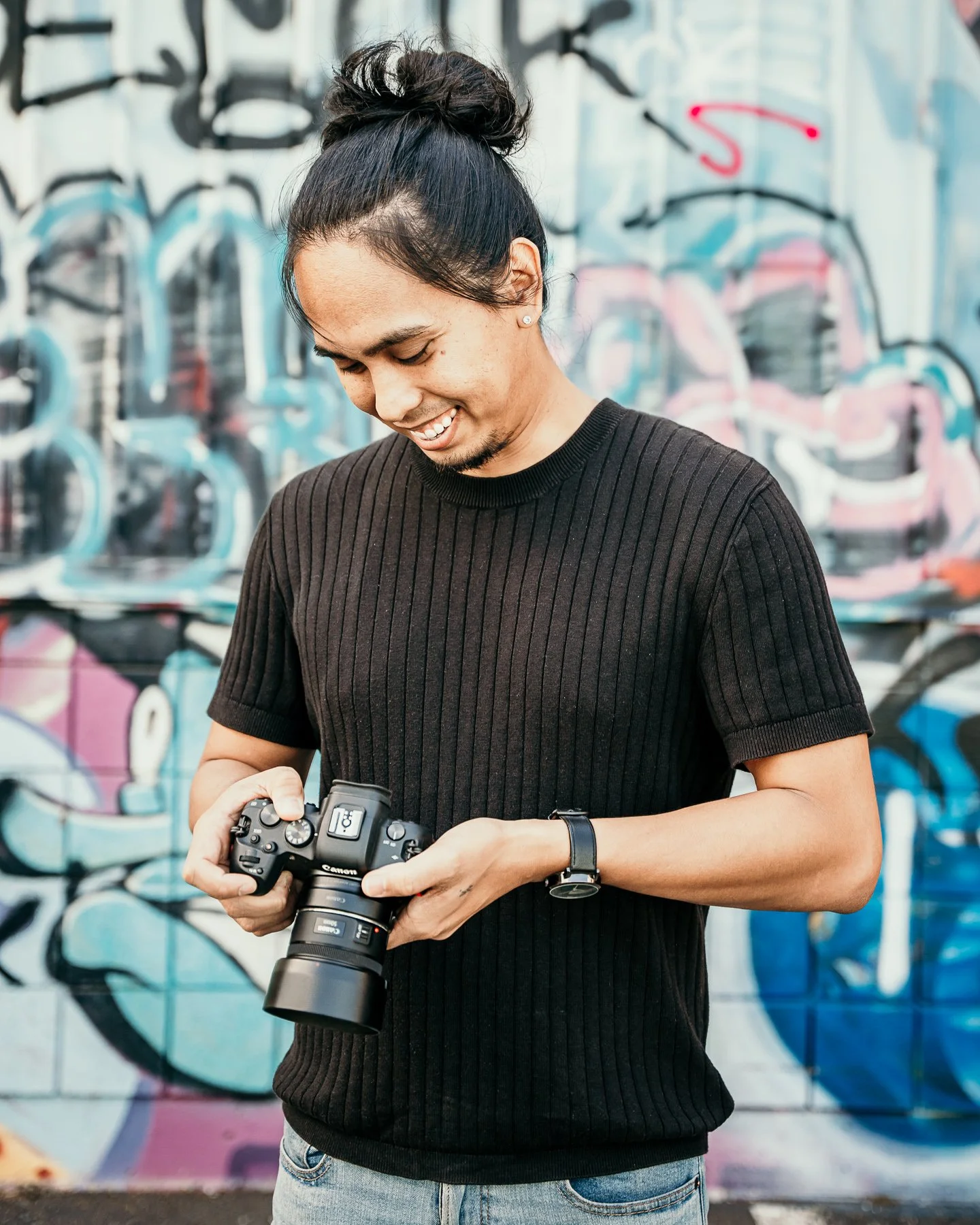Oahu wedding and elopement photographer and videographer. Self portrait of Eddy Nova in Hawaii.