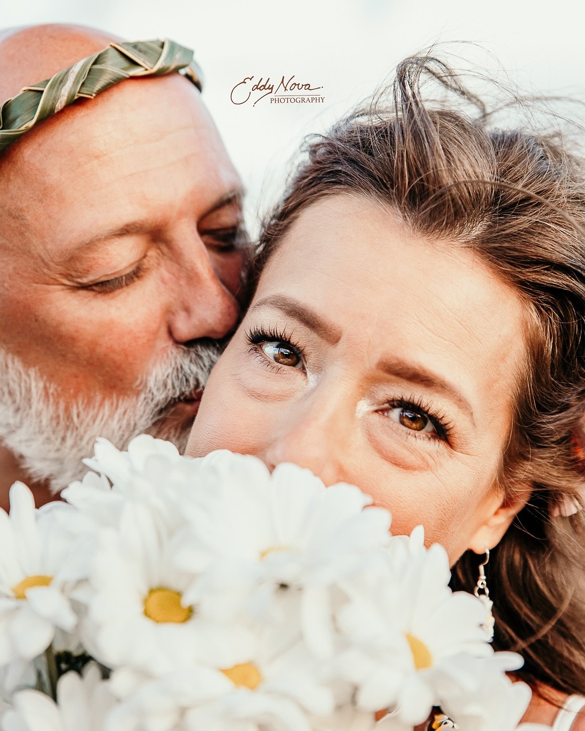 Amidst a breathtaking Oahu sunset at Magic Island, Davon held onto the love of his life closely as his romantic kiss sealed their love forever. 

#honoluluweddingphotographer #hawaiivowrenewal #oahuweddings #contentcreator🥰 #ilovephotography📷 #love