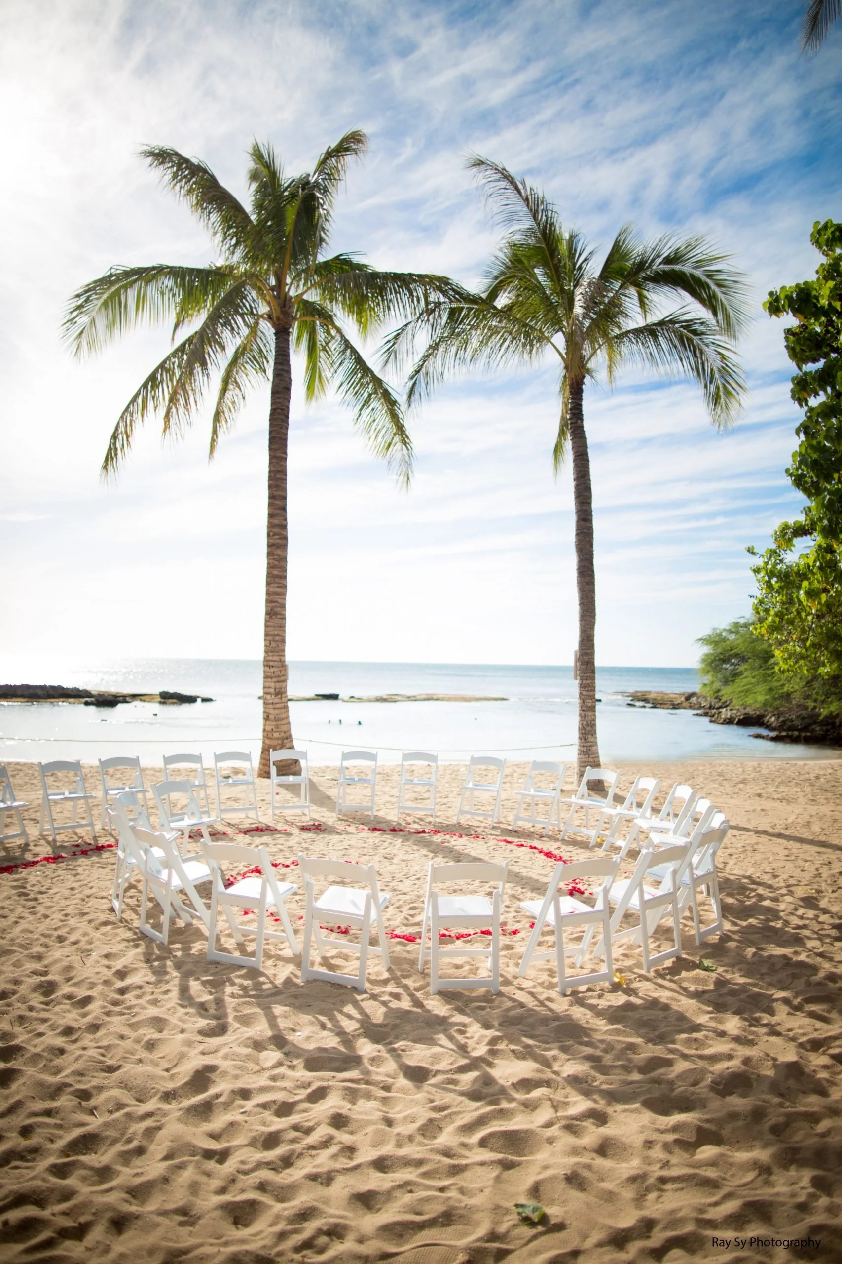 Weddings here at Paradise Cove located at the Disney Resort in Ko'olina.
