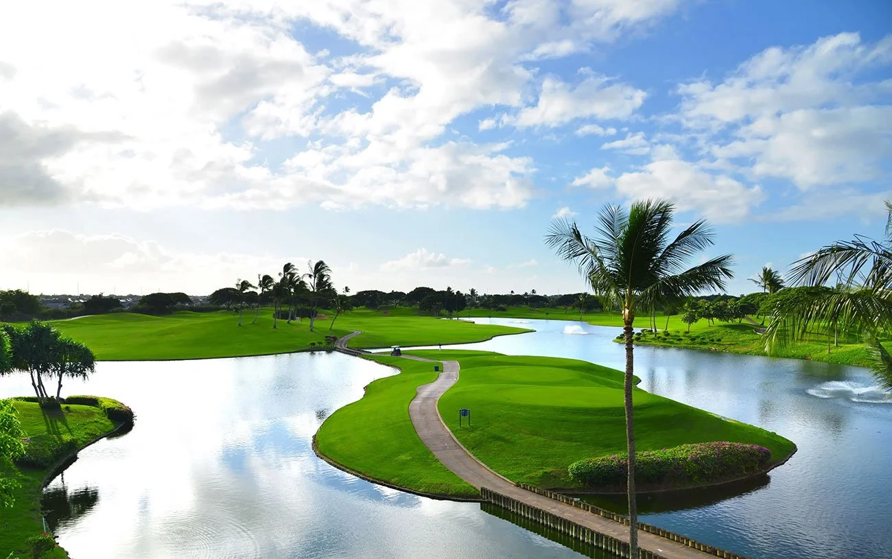 Wedding ceremony and reception here at the venue of Kapolei Golf Club.