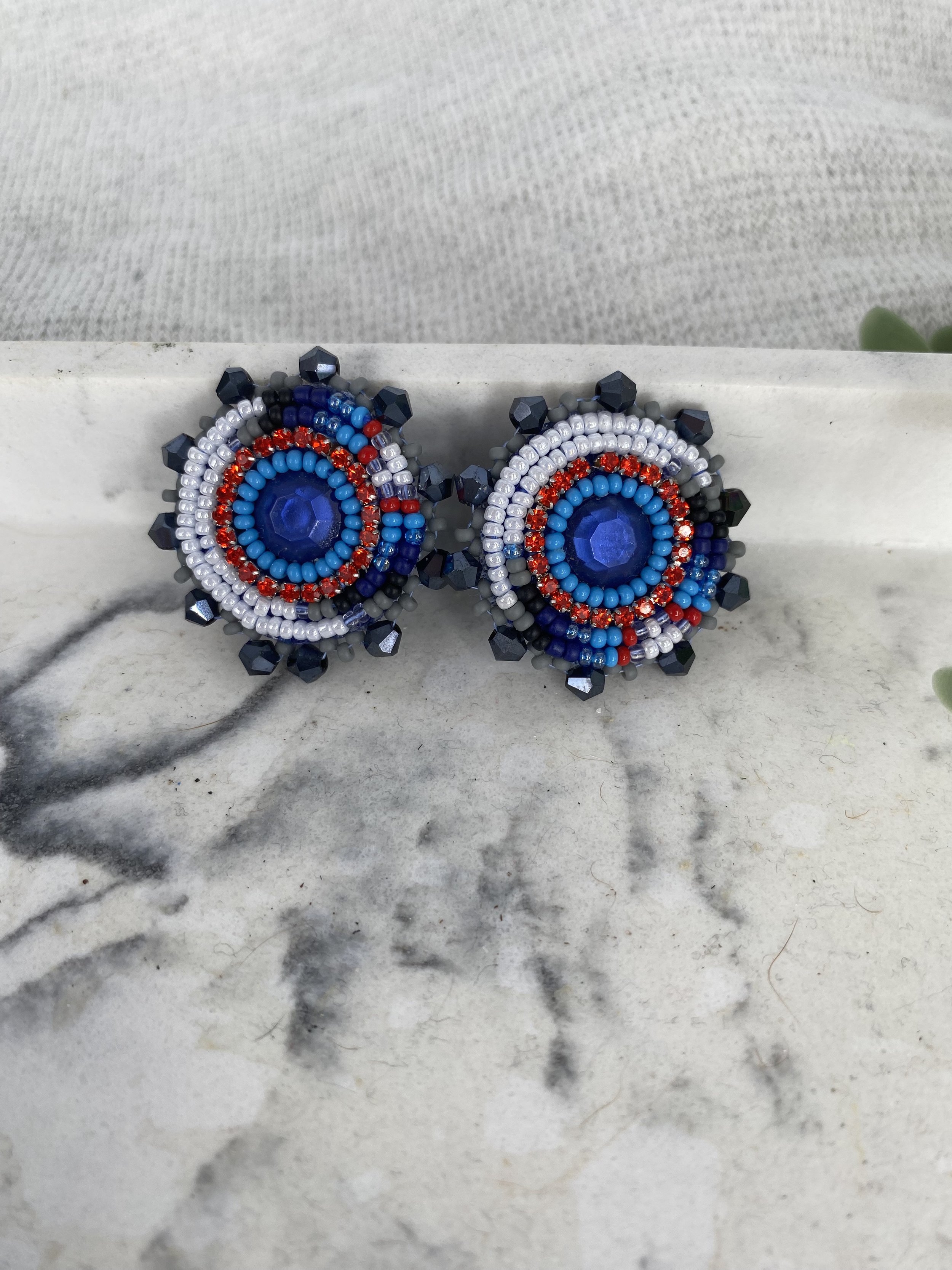 White Native American Beaded Earrings Wedding Earrings  Etsy Canada   Beautiful beaded earring Seed bead bracelet patterns Bead jewellery