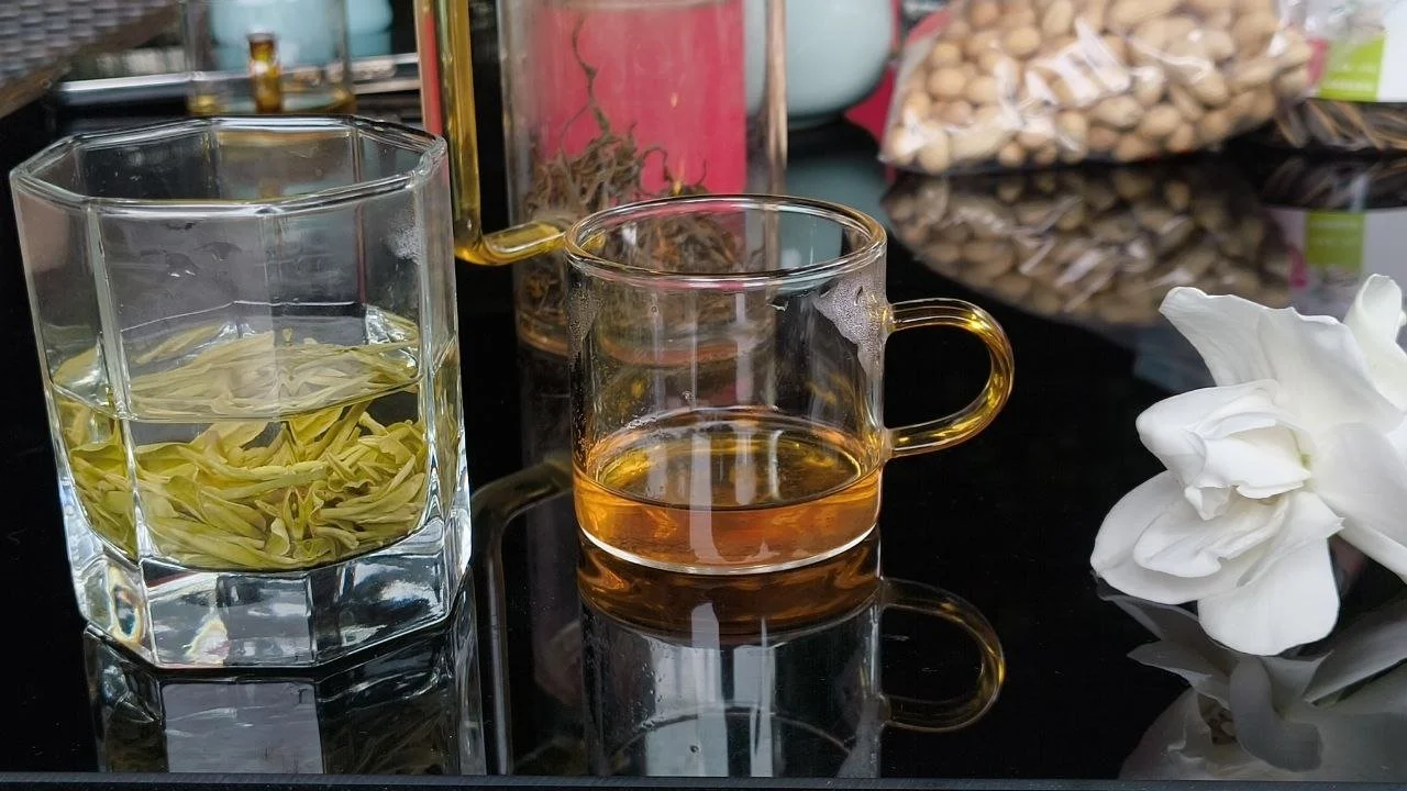 enjoying tea with farmers in hang zhou