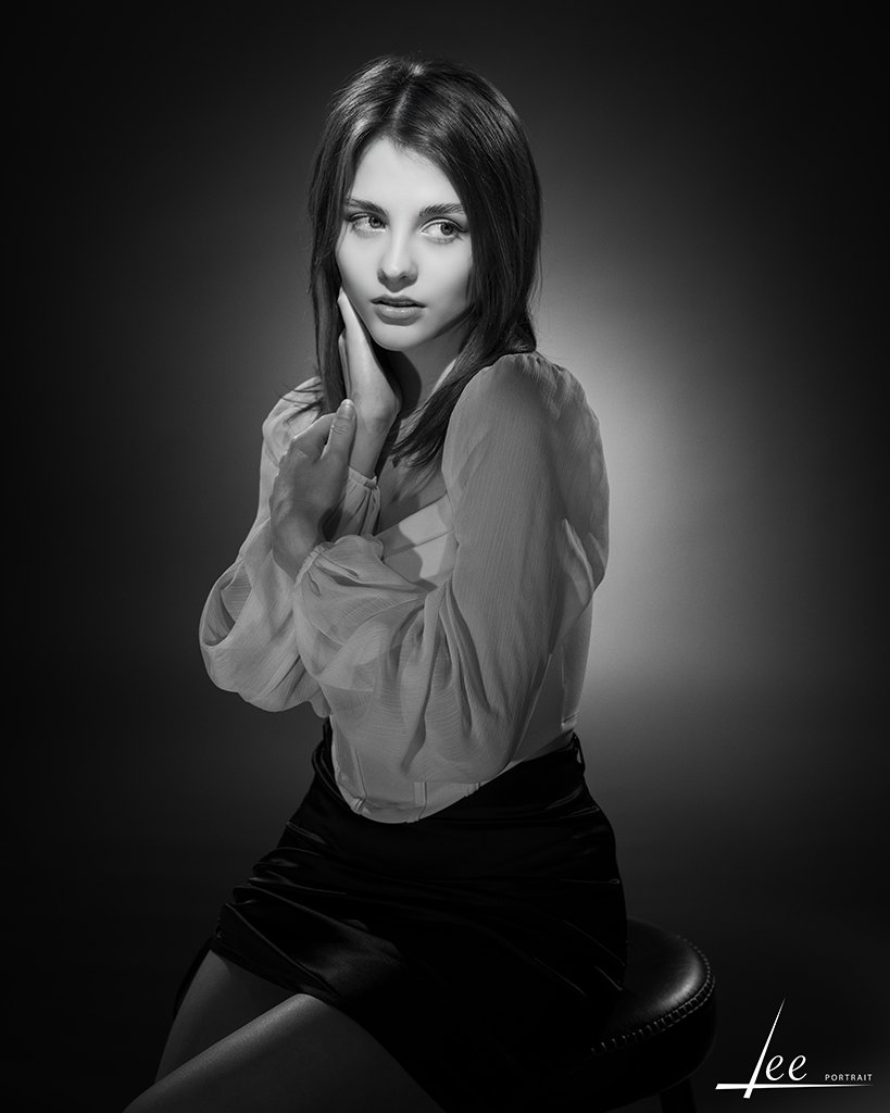 Černobílá portrétní fotografie