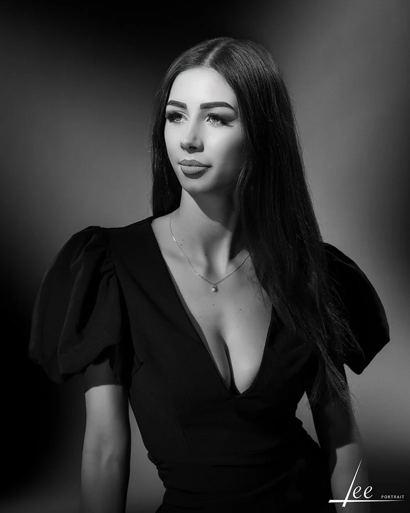 Černobílá portrétní fotografie ženy z Polska