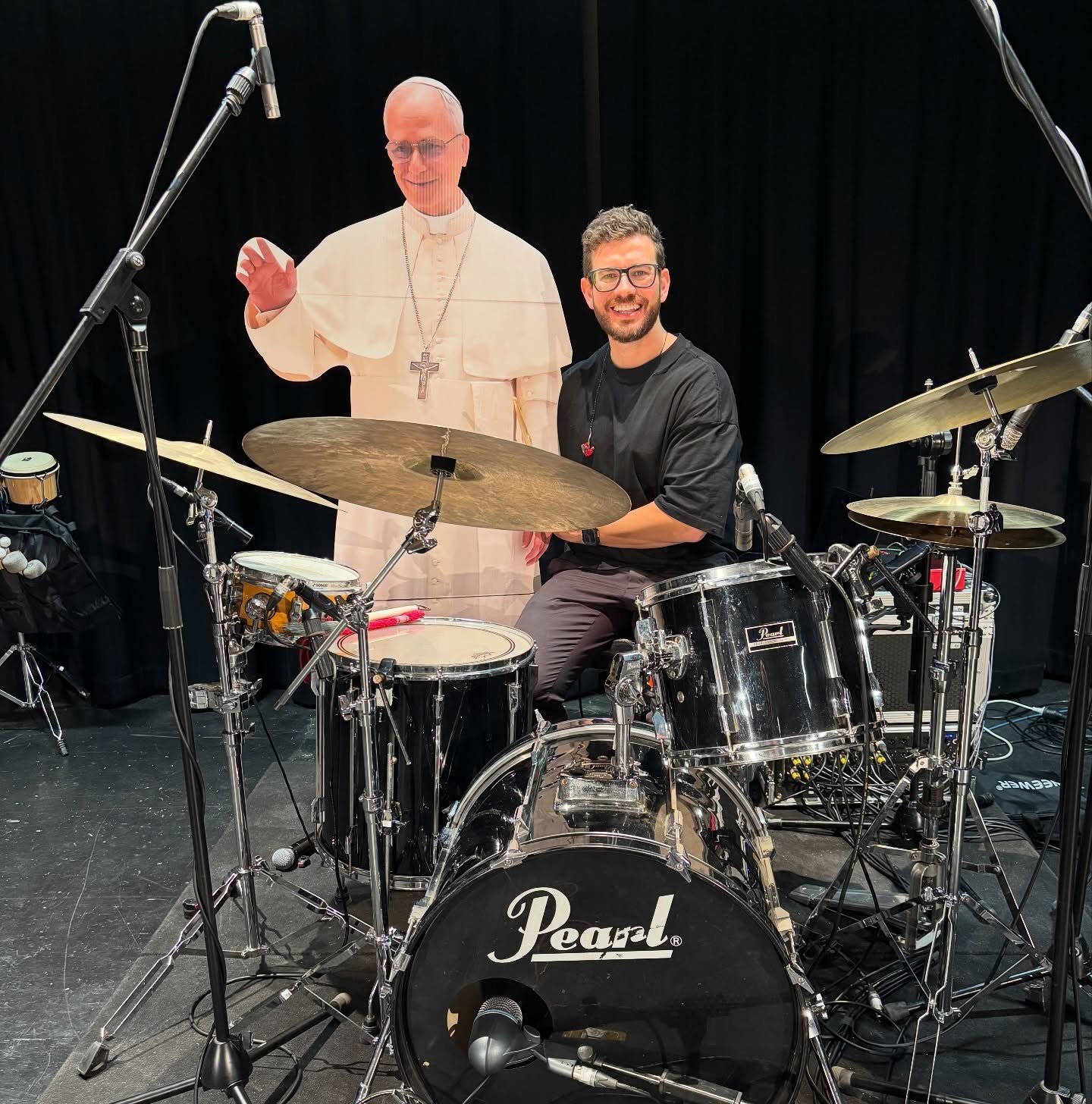 Day three of four across the Bathurst Diocese here in New South Wales. 500 young people each day, more than four hours with our @iconministry team on stage each day. What a privilege it is to point these kids to Jesus. Please continue to pray for us 