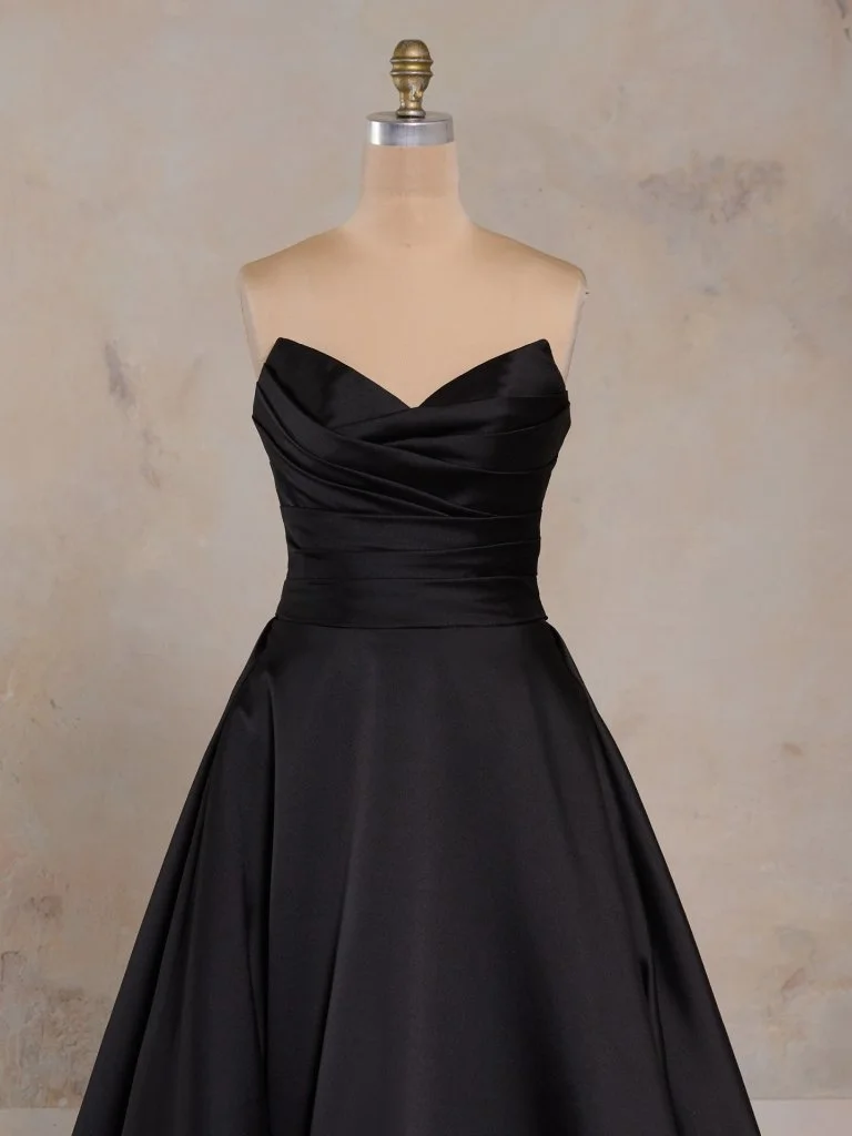 BLACK - SAMPLE SIZE 22