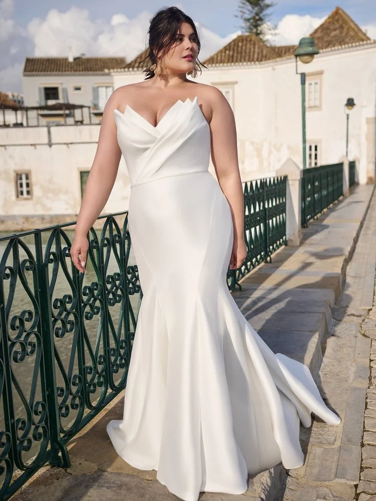 Large - Sottero-and-Midgley-Marilyn-Fit-and-Flare-Wedding-Dress-23SW619A01-PROMO3-AI-Curve.jpg