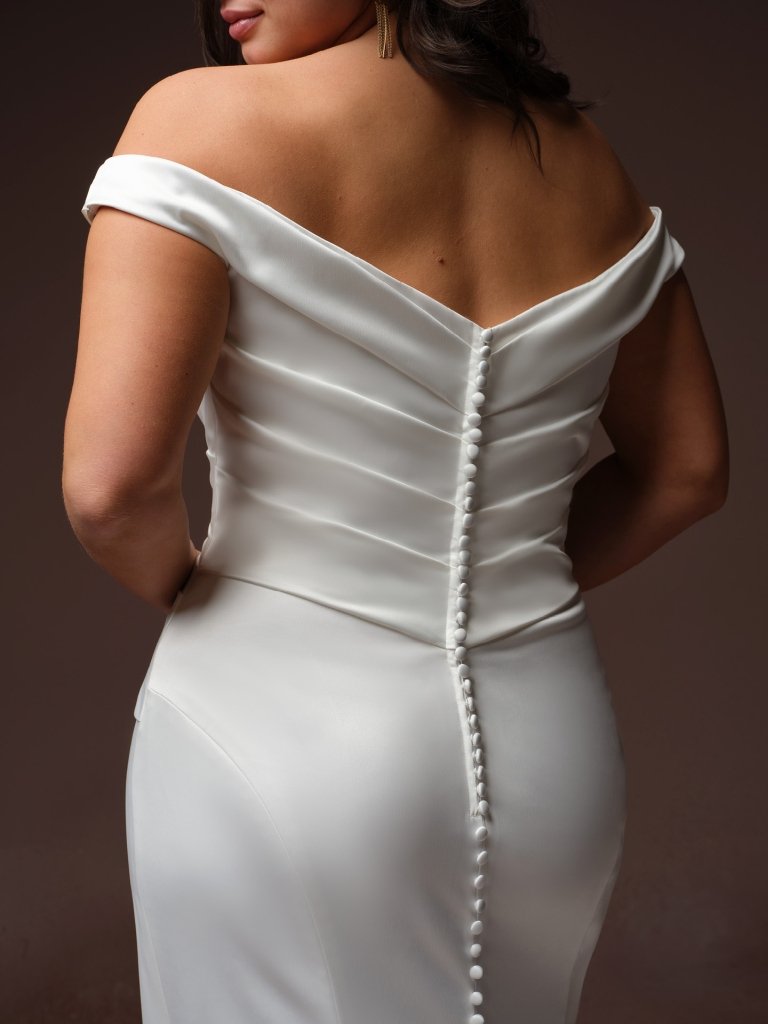 Rebecca-Ingram-Clementine-Sheath-Wedding-Dress-F6RS119A01-Alt43-DW002-Curve.jpg