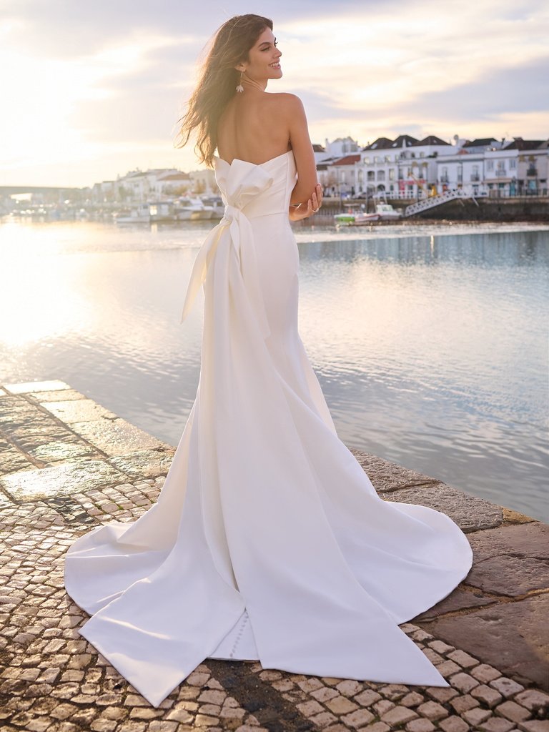 Large - Sottero-and-Midgley-Marilyn-Fit-and-Flare-Wedding-Dress-23SW619A01-PROMO6-AI.jpg