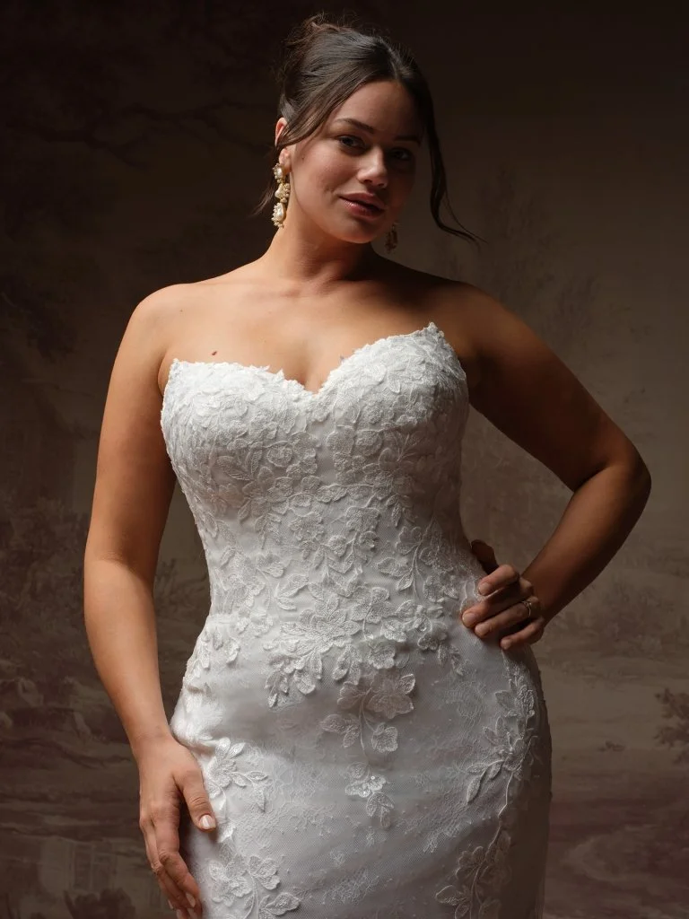 Rebecca-Ingram-Brandy-Fit-and-Flare-Wedding-Dress-F6RS117B01-Alt58-IV002-Curve.jpg