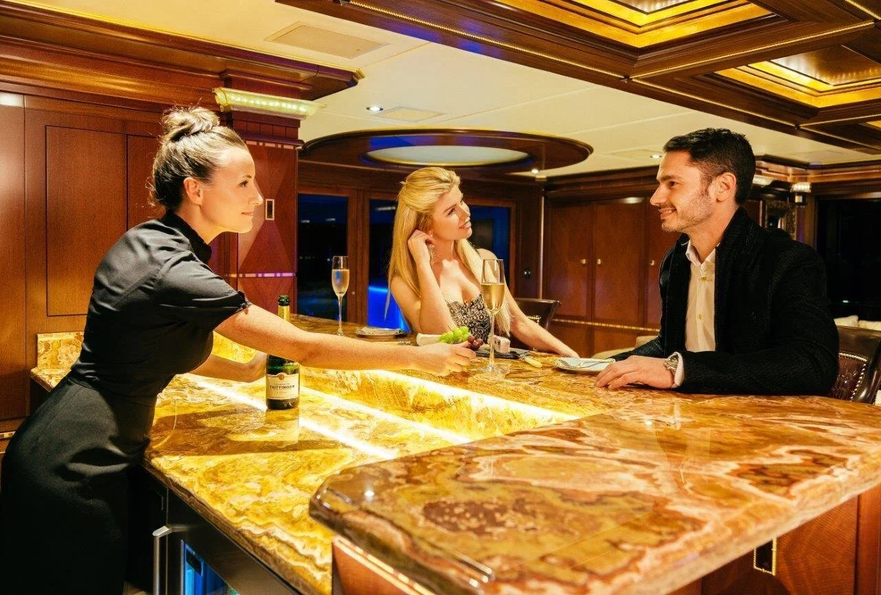 MY SEANNA 186 Delta Marine Custom - 27 Sky Lounge Bar.jpg