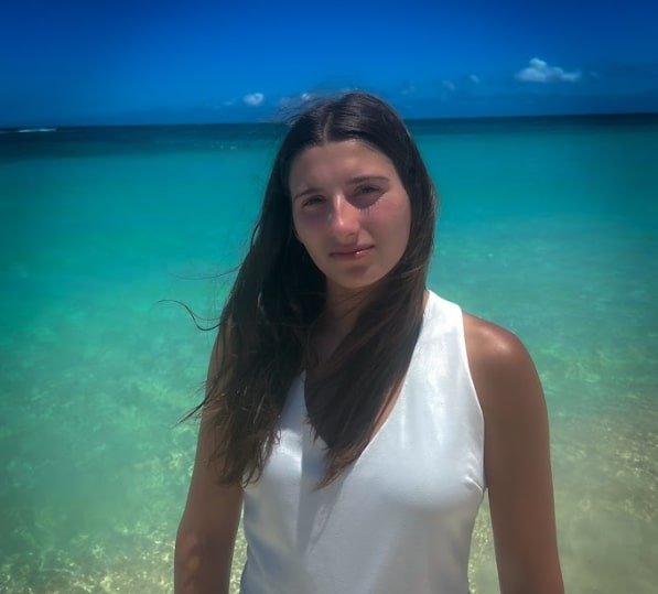 AV. Announces Her Upcoming EP “Made Of Stone”