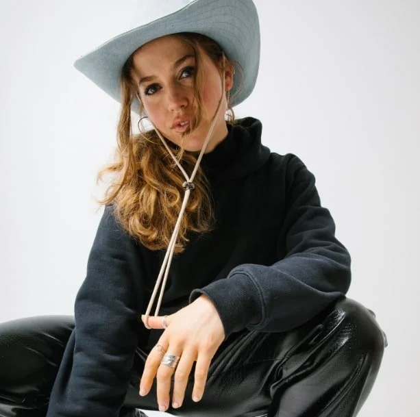 Alt Pop/RnB Artist Miranda Joan Unveils Her New Single “Too Much”