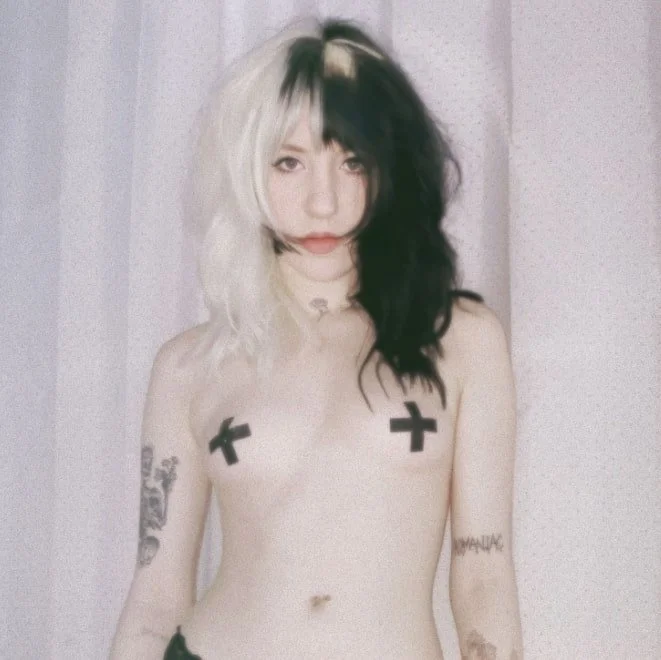 FLØRE Returns With Her Floor-Stomping New Single “SKELETON”