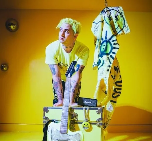 SMILEZ Releases the Music Video for “Open Ur Eyes”