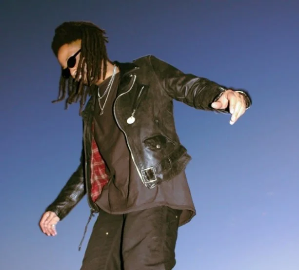 ELOVET Unleashes His New Single/Video “RUNN!!”