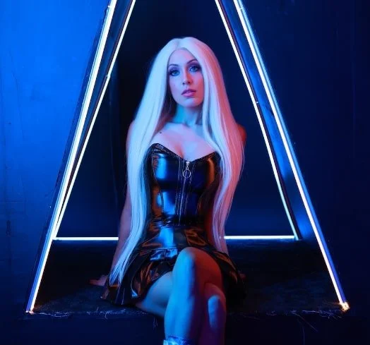 Pop/RnB Singer-Songwriter Anna Storm Shares “Clown Tears”