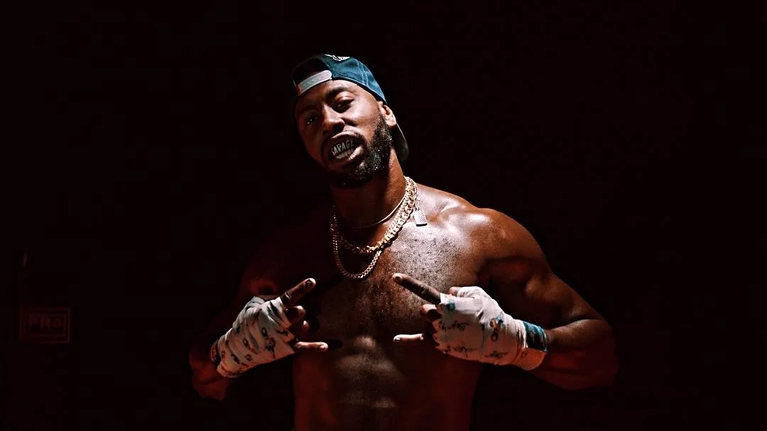 ALYKXX Shares His New Clip for “VIBE”