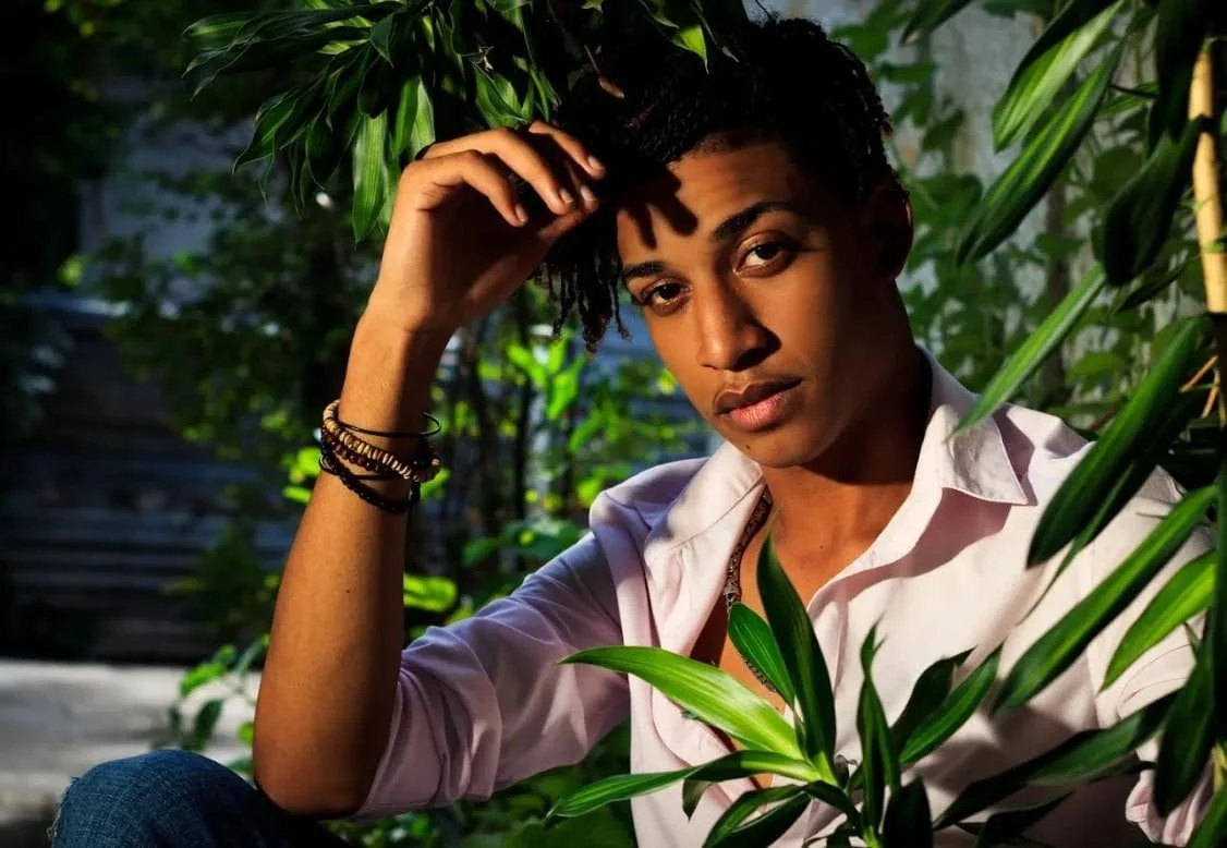 Jamaican Pop Artist Andon Shares His “Beside Me At Christmas” Clip