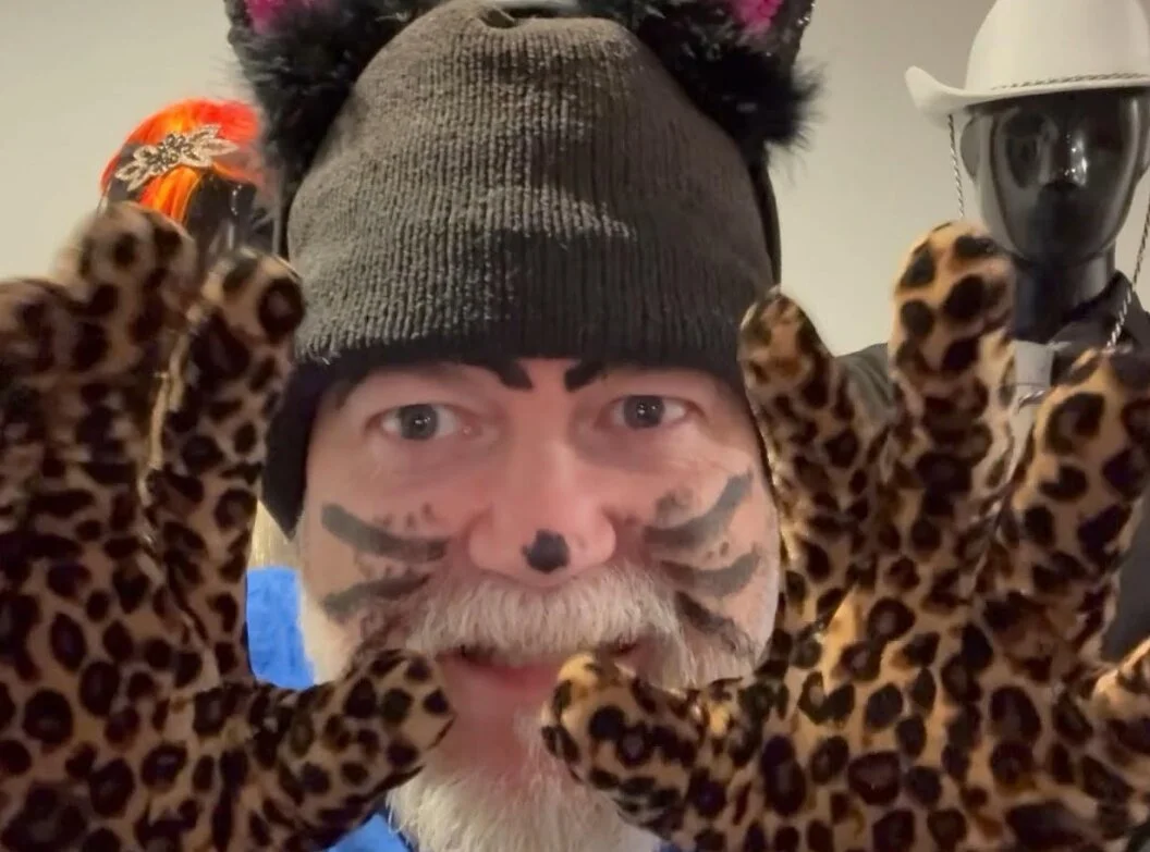 Ron Brunk Shares “Mostly I Love Cats” and “Snaggly”